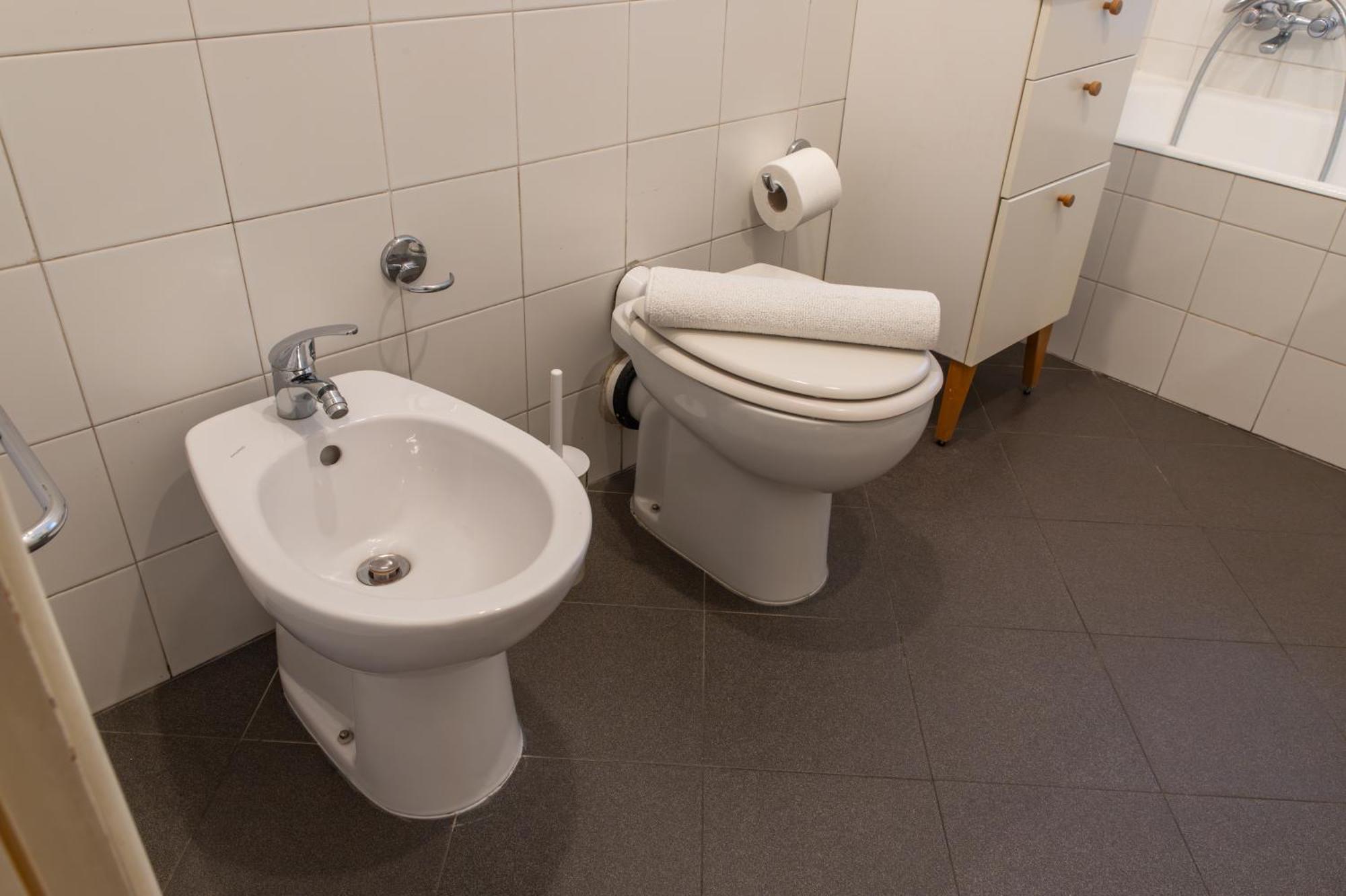 Central Station And Duomo - Spacious Loft Apartment Milan