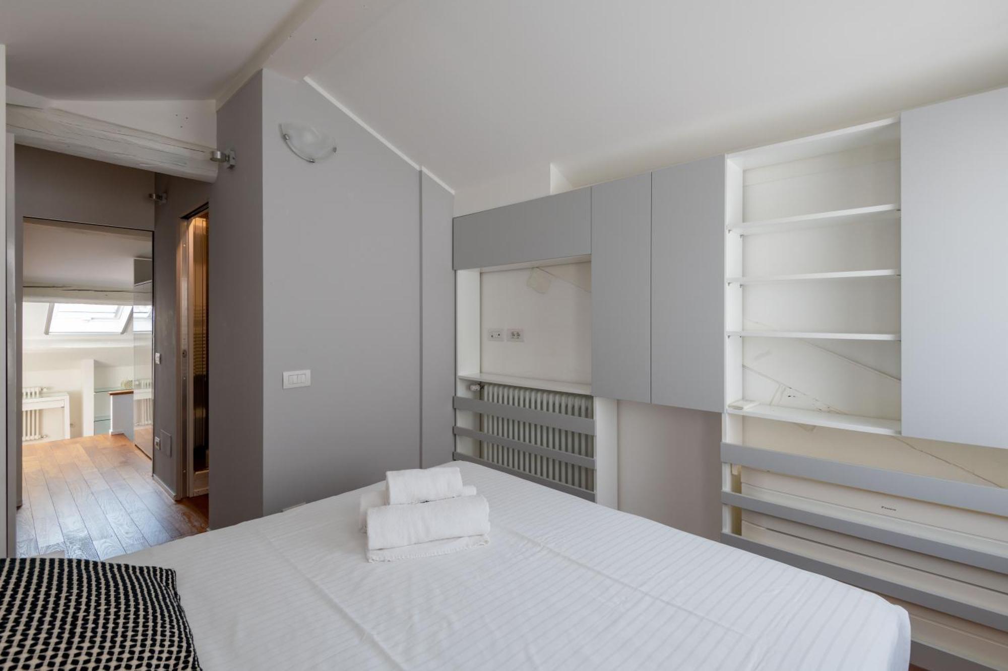 S Agostino - Porta Genova Apartment Milan