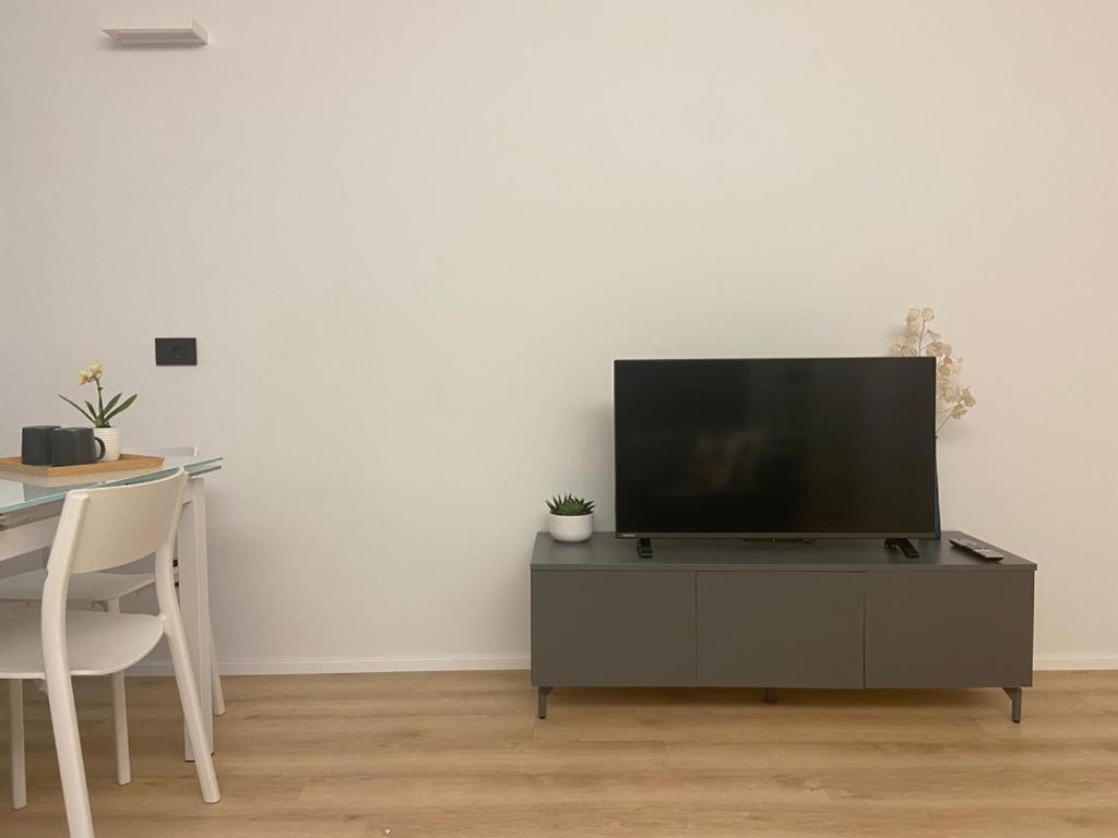Emotichome 8 E 9 Flexyrent Studio Apartamento Milão