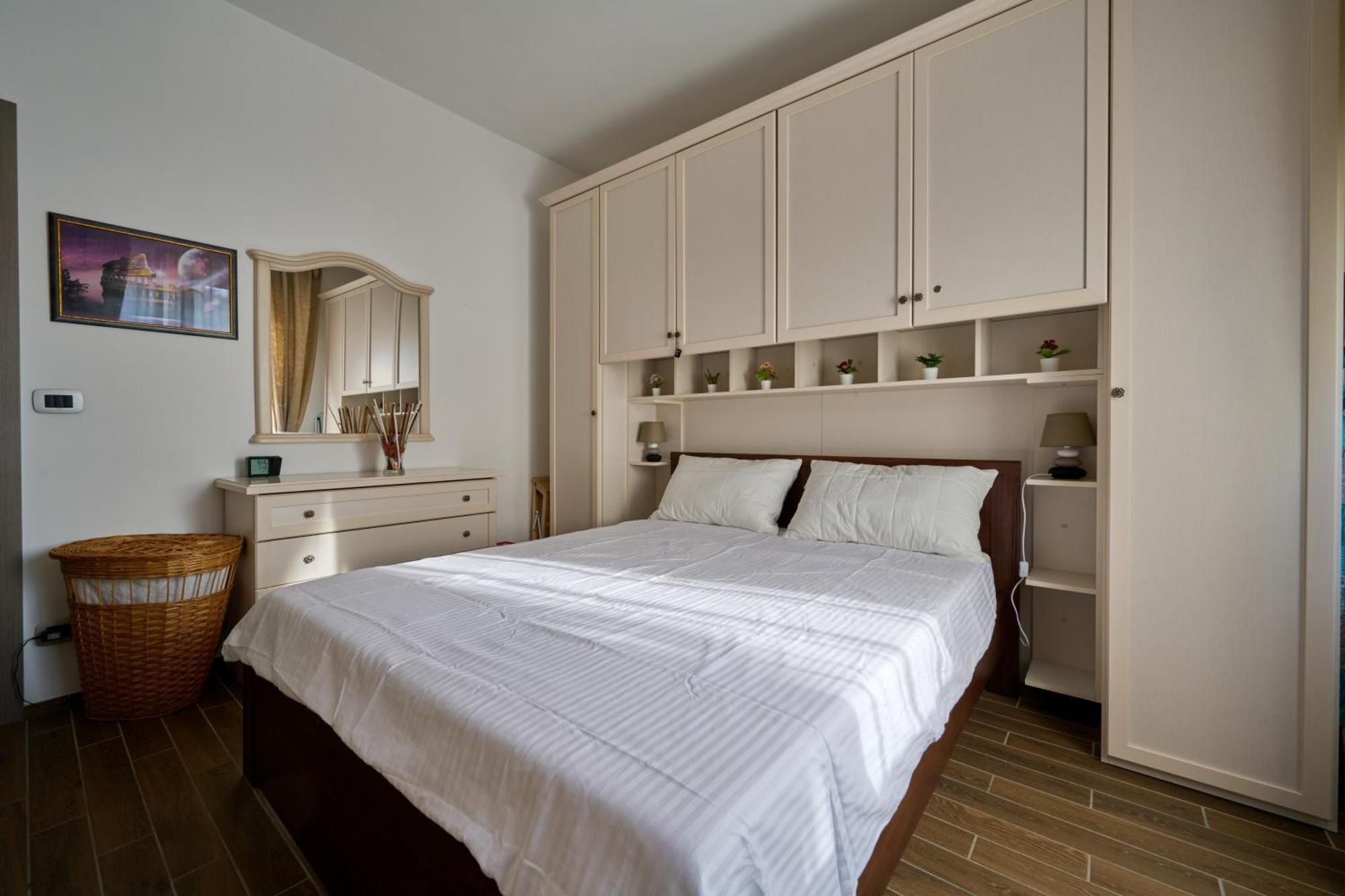 Appartamento Wissam's Red Kitchen