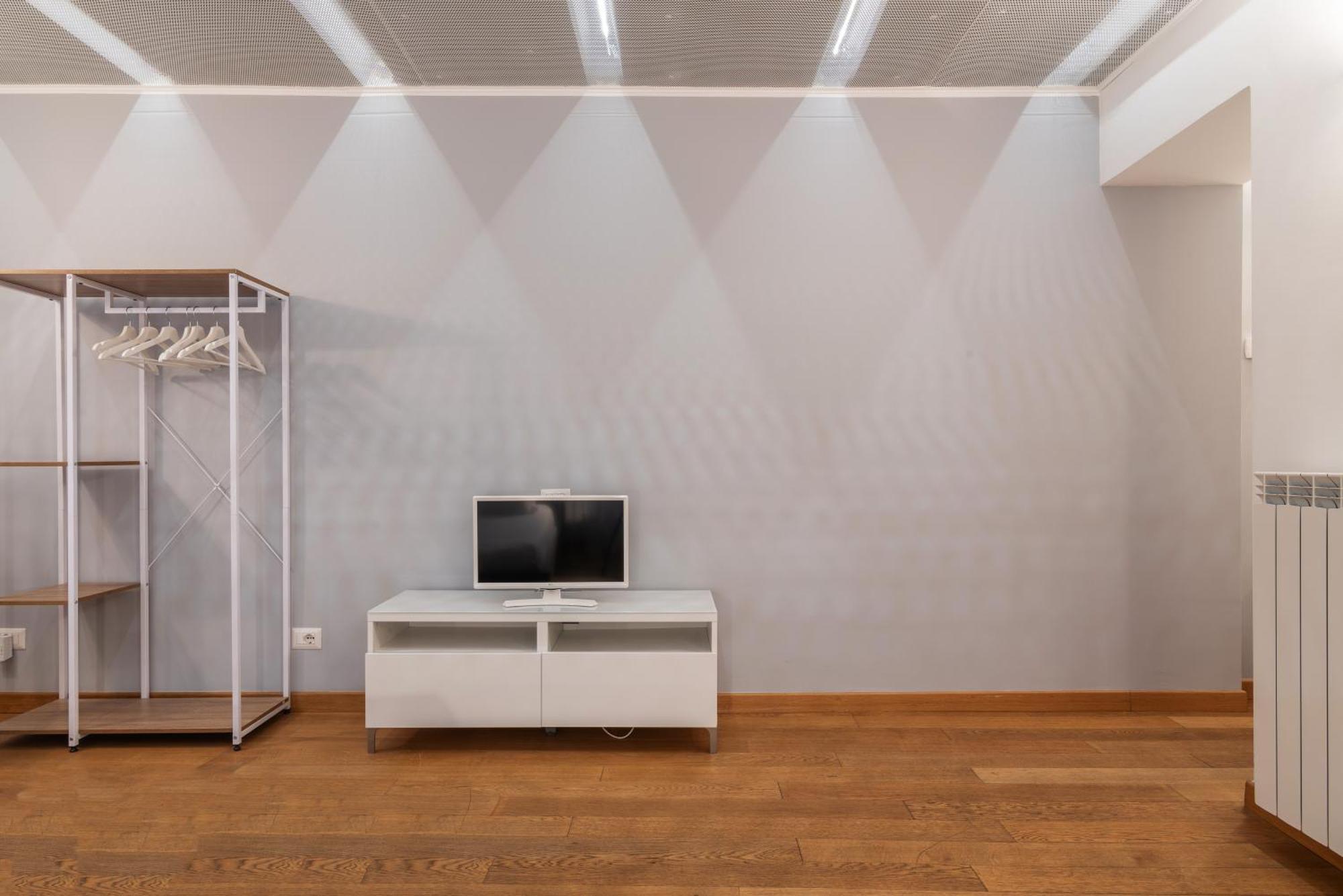 Easyhomes - Spiga Apartment Milan