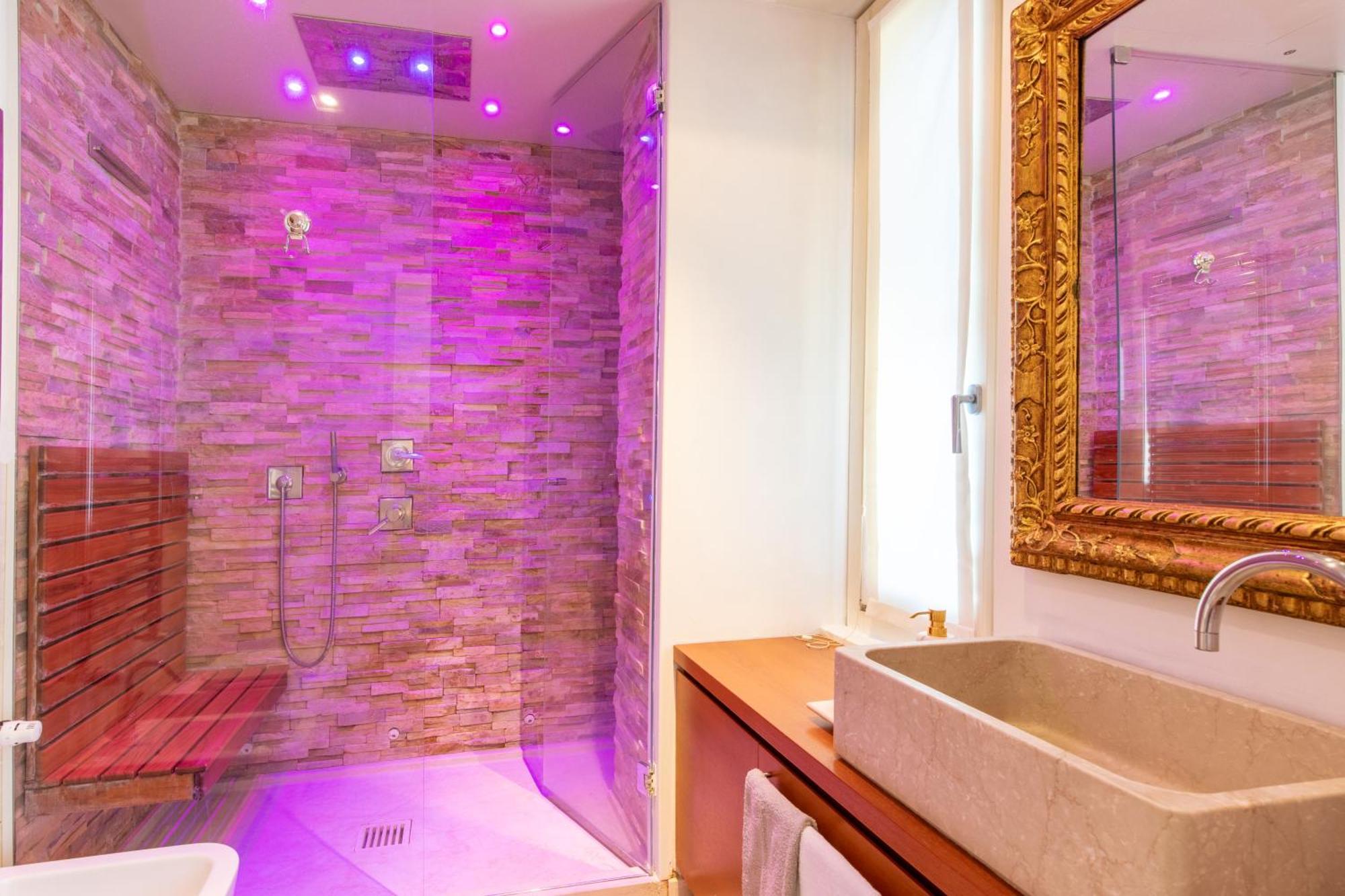 Apartamento Porta Venezia- Design Apartment, 2-bedrooms, Netflix, Wifi Milão