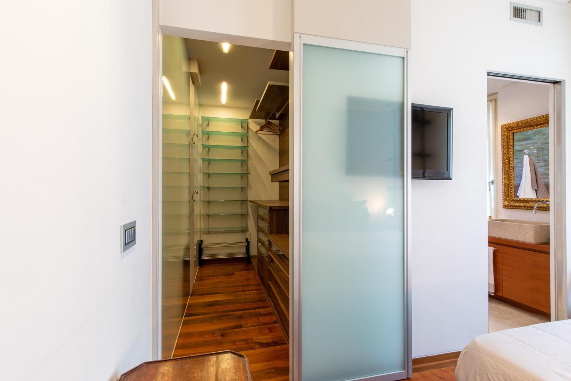 Apartamento Porta Venezia- Design Apartment, 2-bedrooms, Netflix, Wifi Milão
