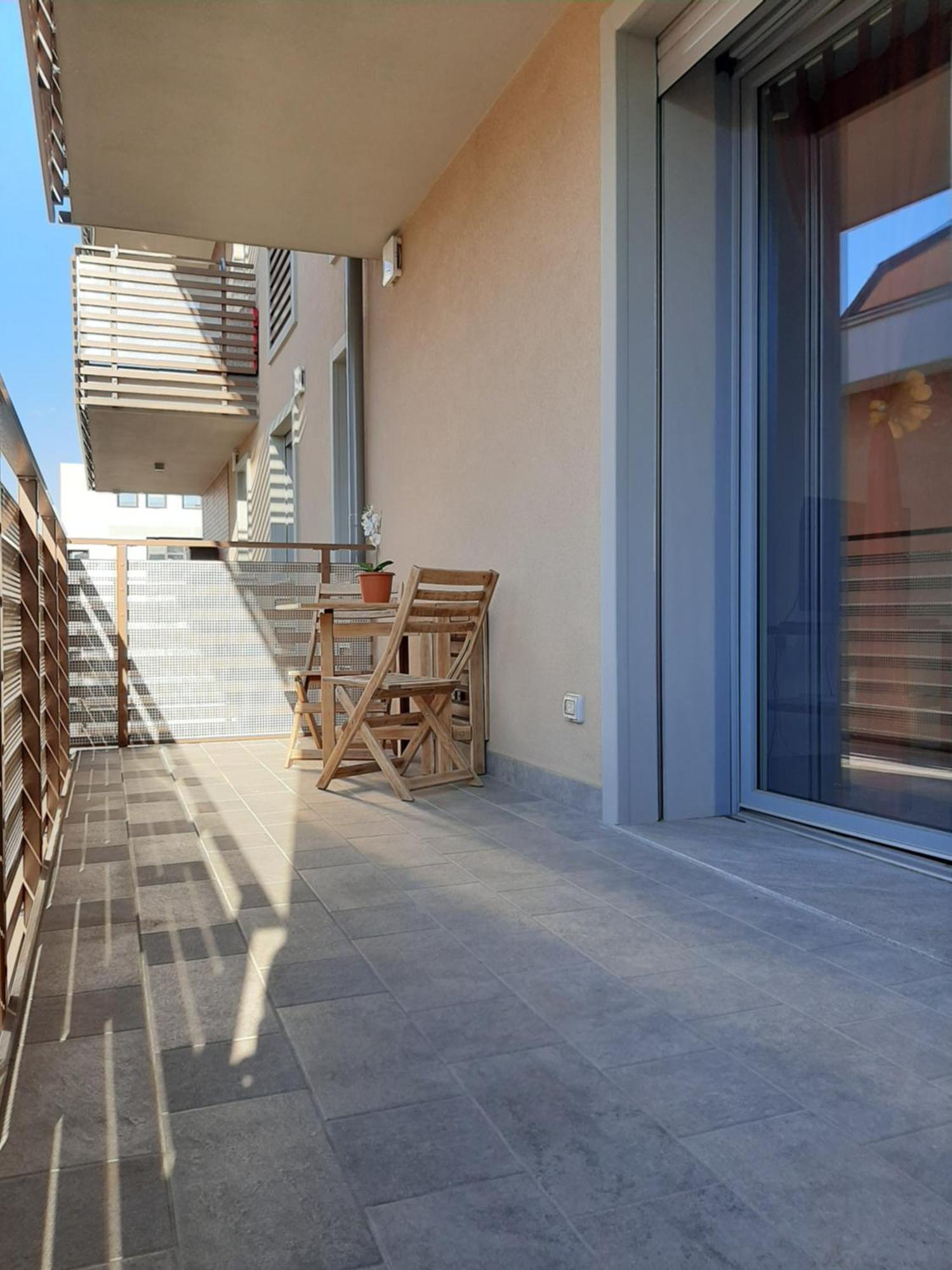 Ampio Bilocale Di Nuova Costruzione Tra Aree Verdi Apartamento Milão