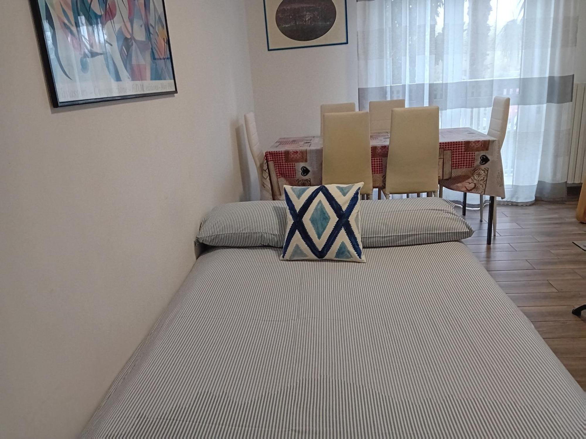 Apartment Space And Comfort In - #free Private Parking#