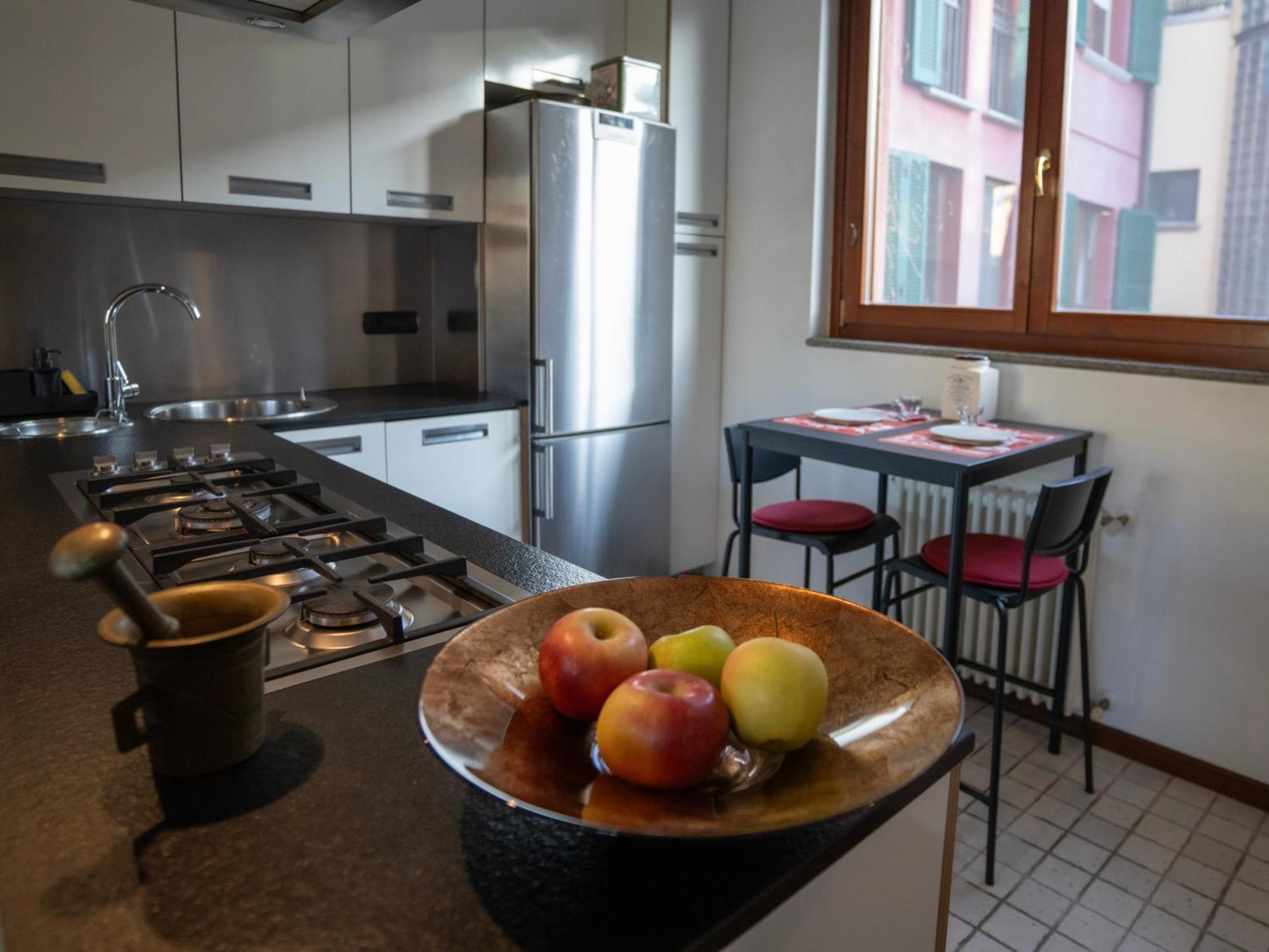 Bastia Rm Scalo Romana Prada Bocconi Ieo Ied Forum Assago Duomo15min Apartment *