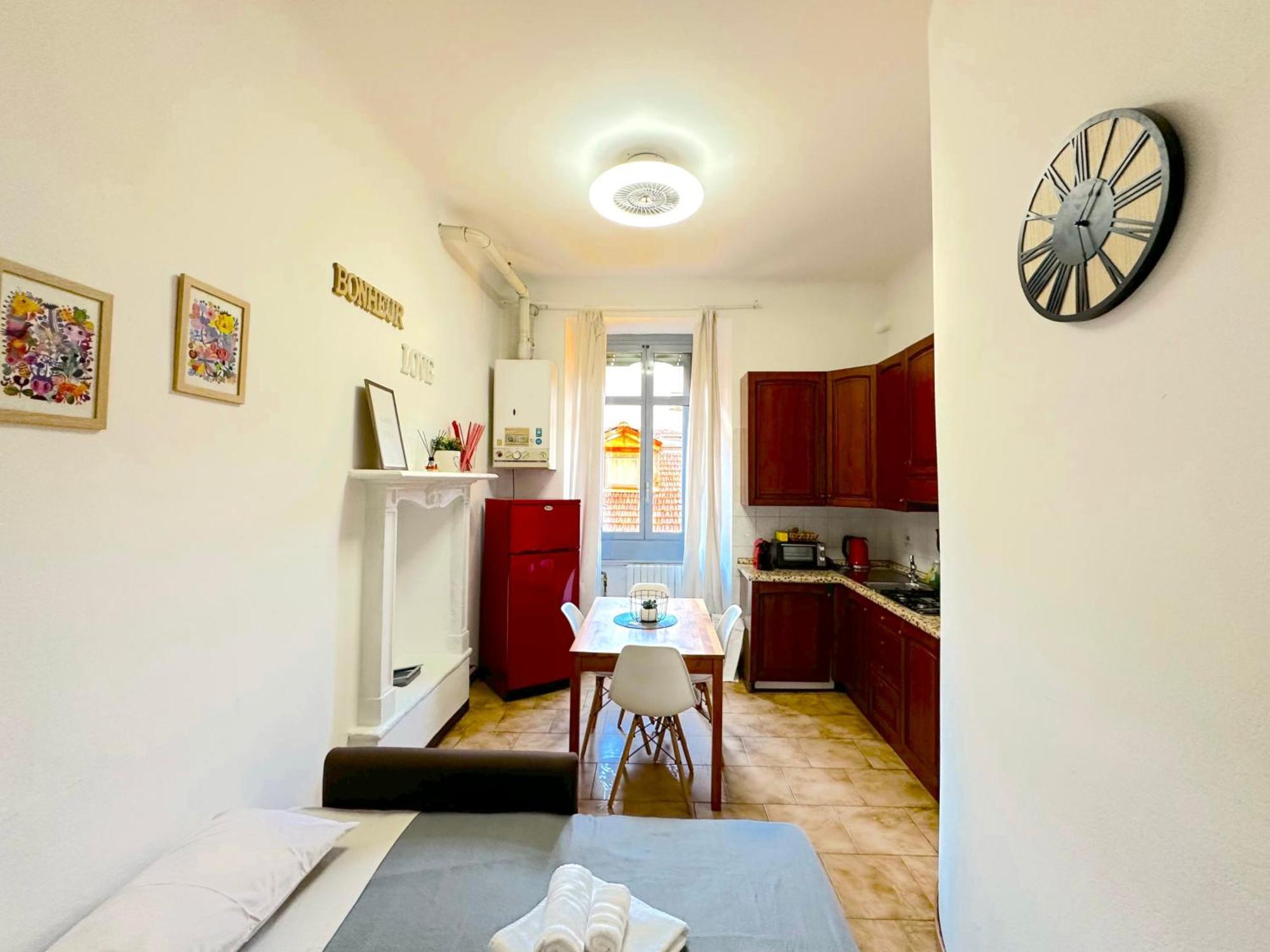 Apt Vicino Metropolitana Porta Romana, 4 Minuti Da Duomo, Free Wifi&netflix Appartamento Milano
