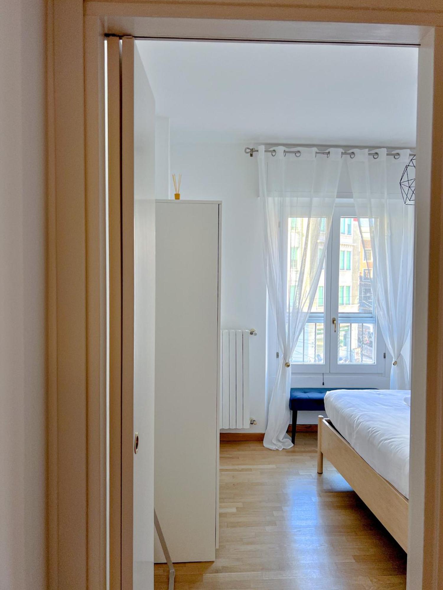 The Boutique - Steps Away From The Duomo Area Apartment *