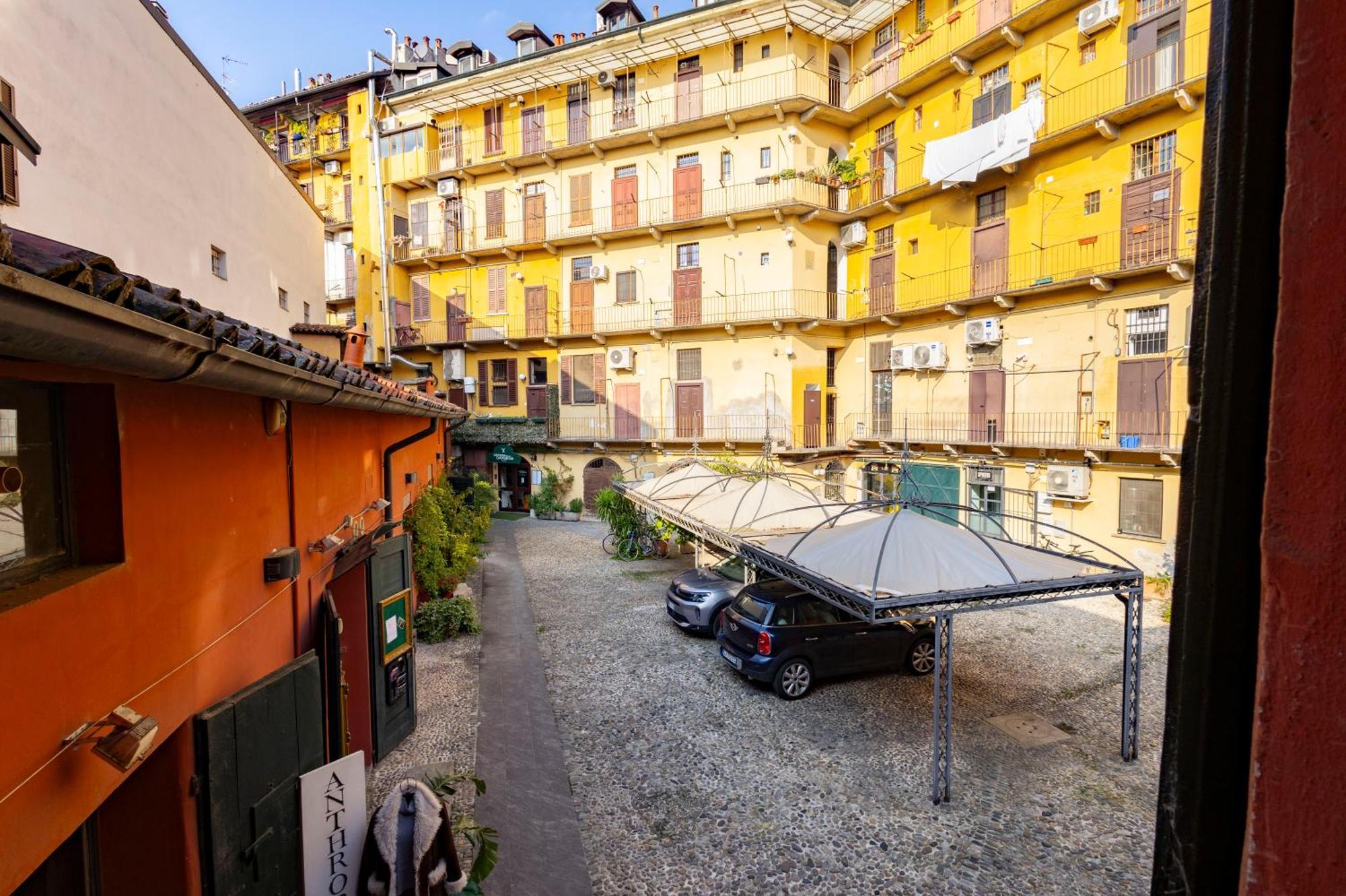 Le Corti Degli Artisti - Navigli * Milão