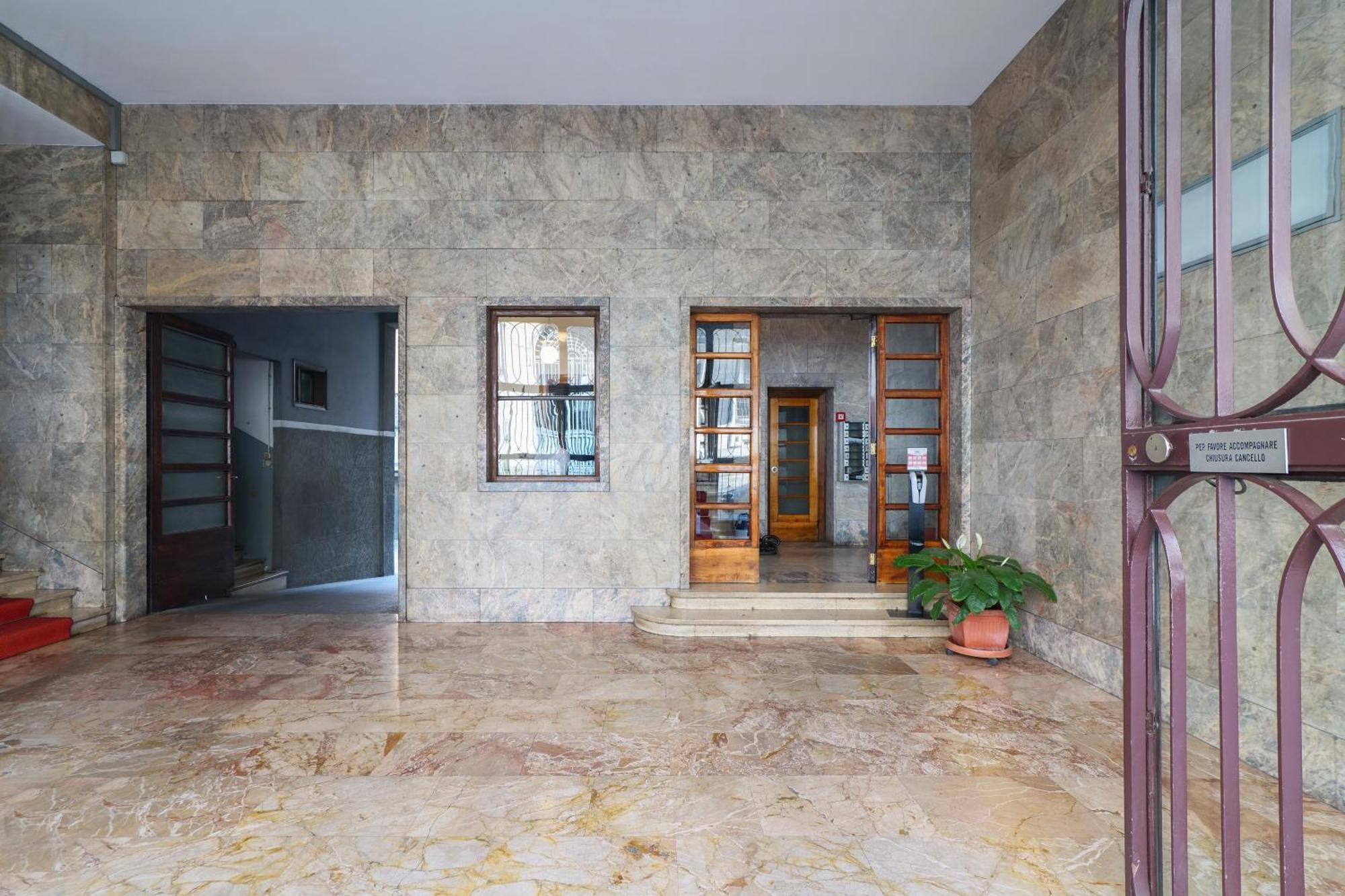Elegant In Repubblica Brera Apartment Milan