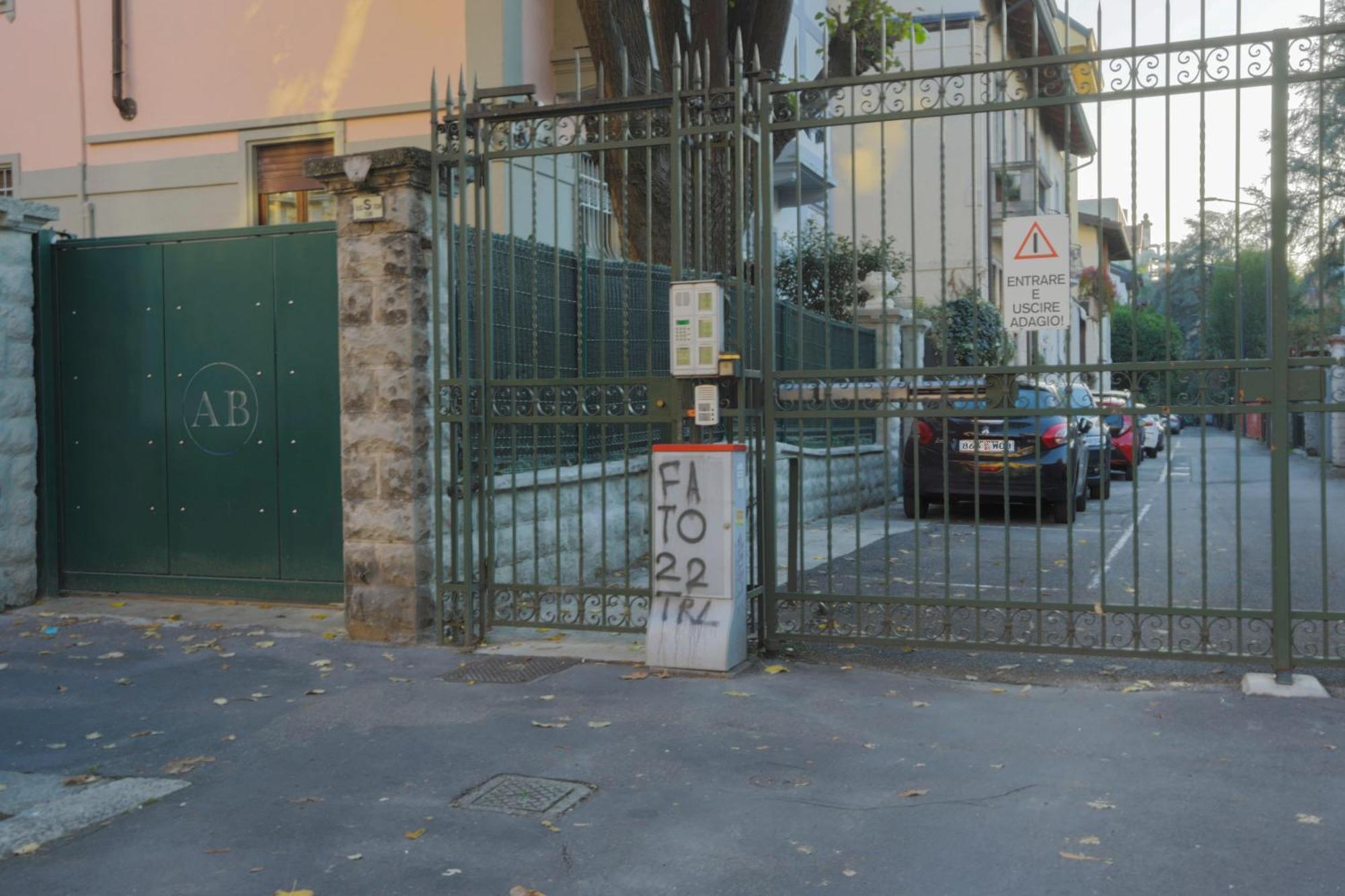 Fiera Milano-city Life Free Parking Anglia' S Bridge Milan