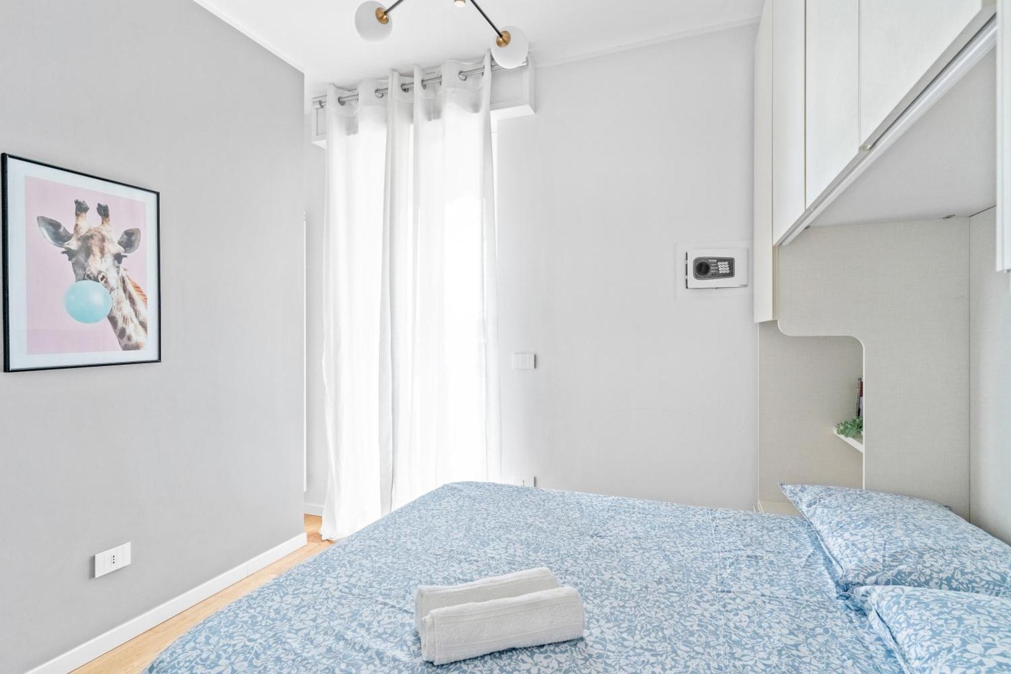 Pa211 -crescenzago- Romantic - Elegant - Large * Milan