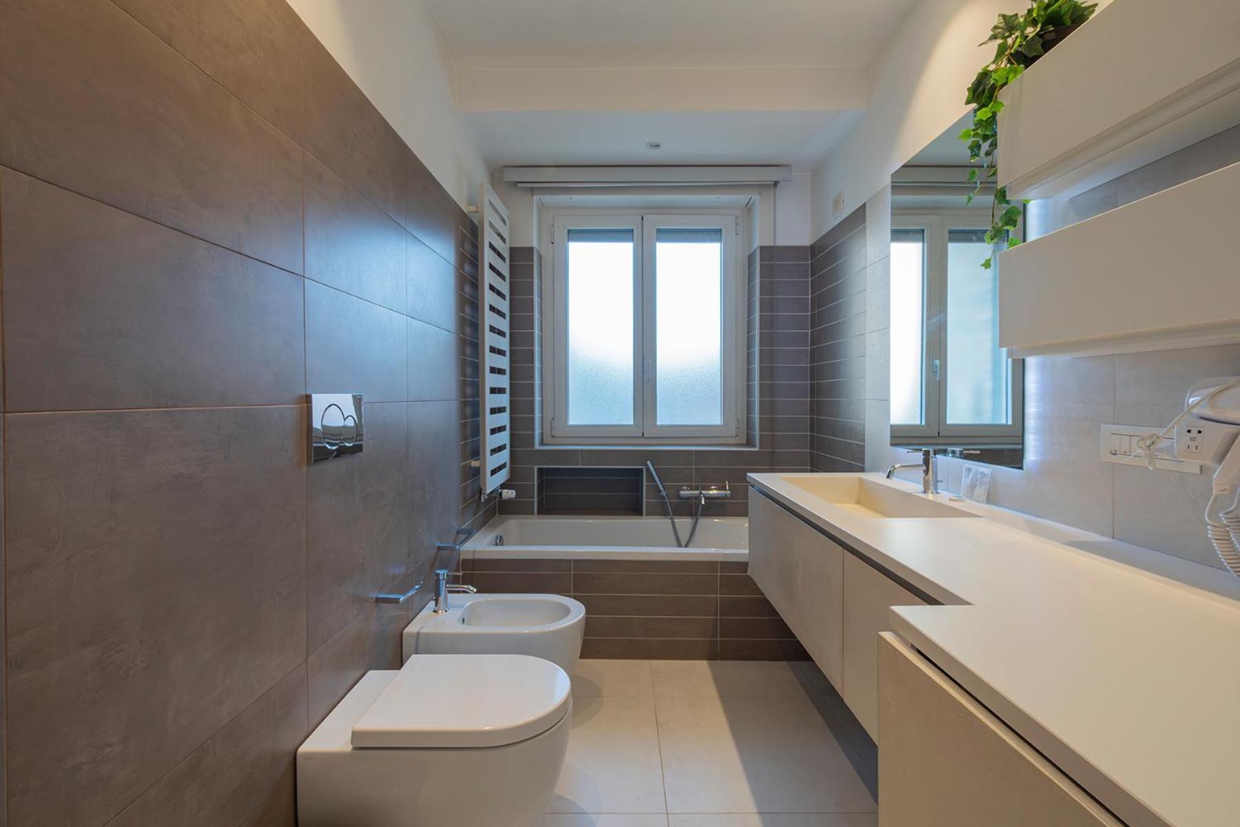 Ihost - Tito Livio 20 * Milan