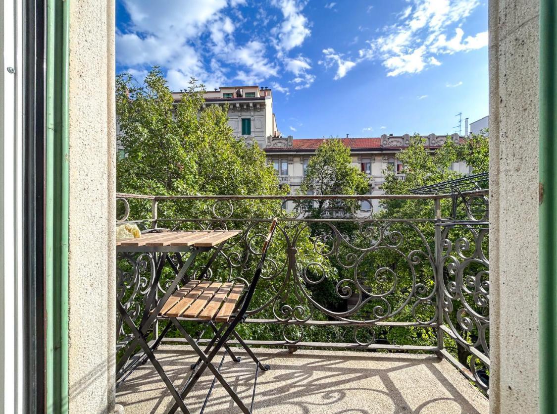 Casa Alberto Da Giussano, Elegante Bilocale In Centro Con Balcone Sul Parco Apartment Milan