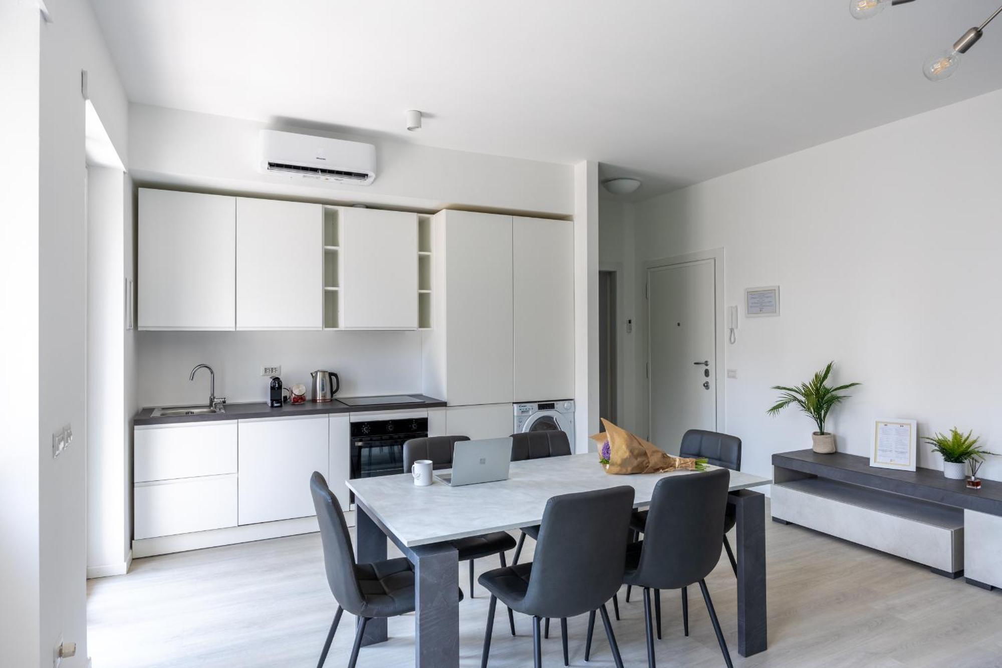 Duomo - 6 Stops From Duomo, 5min From Station, Ac, Netflix, Apartment Milan