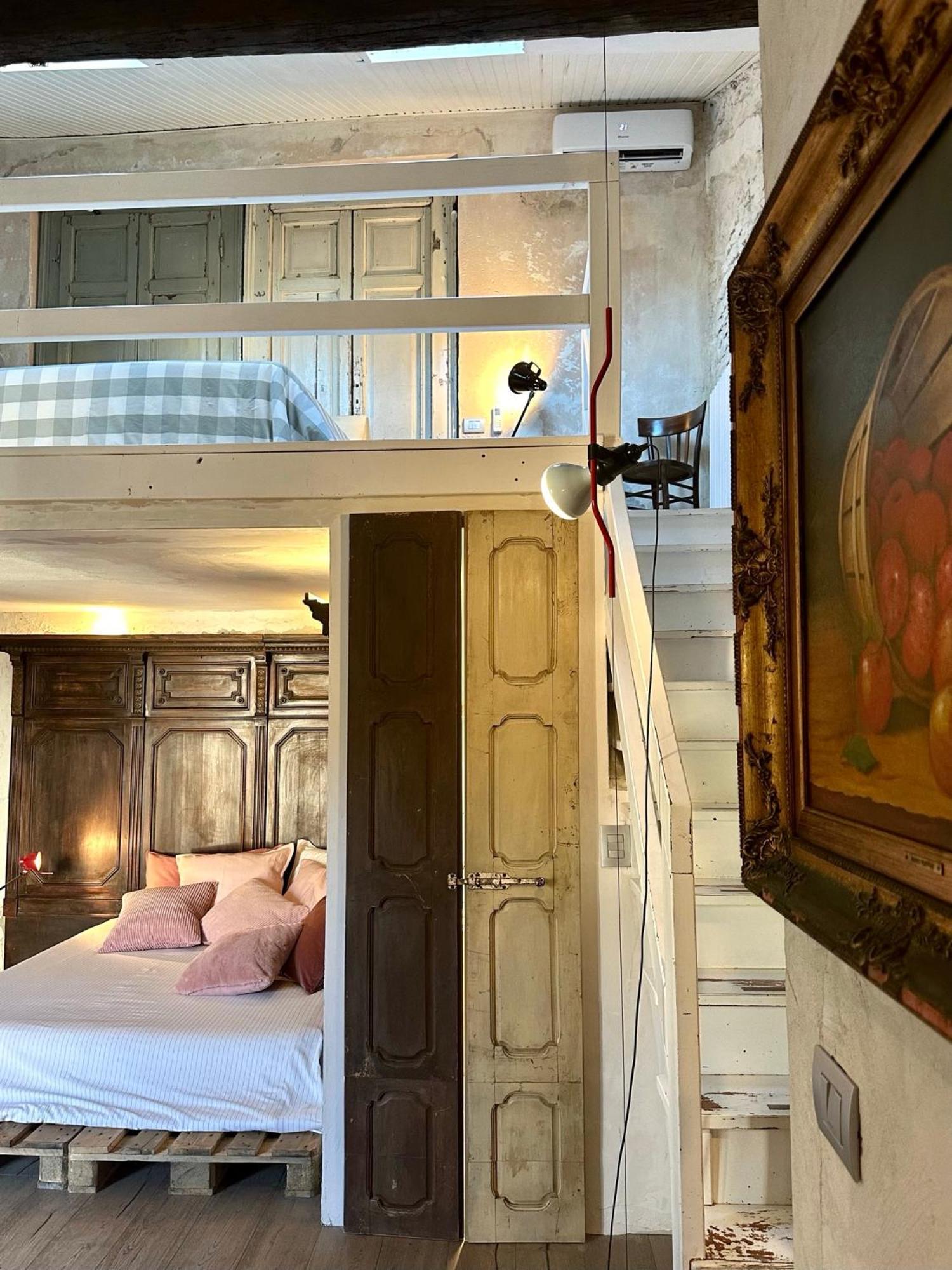 Charming And Design Attic Loft In Coolest Area Navigli Ticinese * Milão