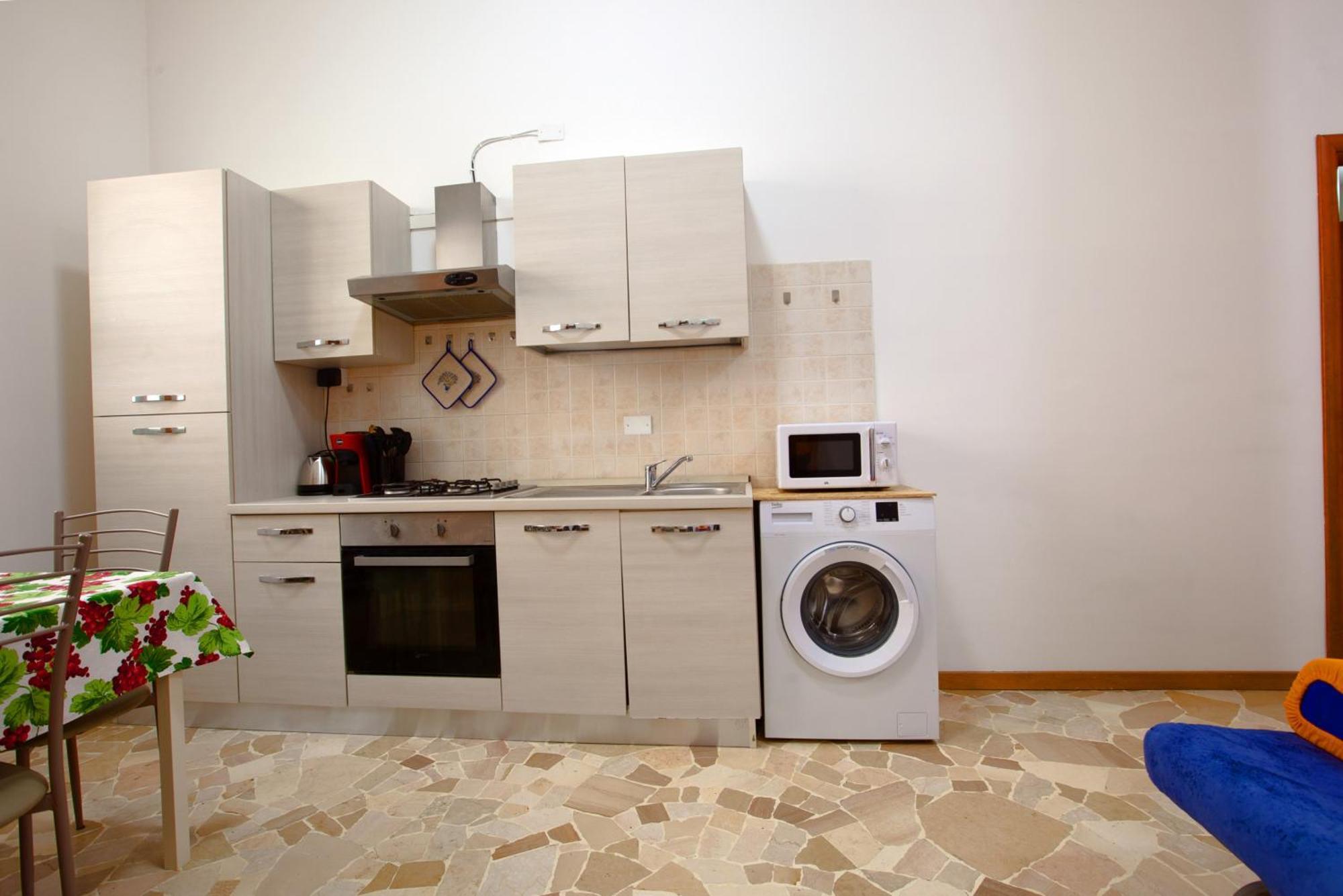 Bilocale A 400m Dalla Stazione Di Lambrate - Casa Abano Milão
