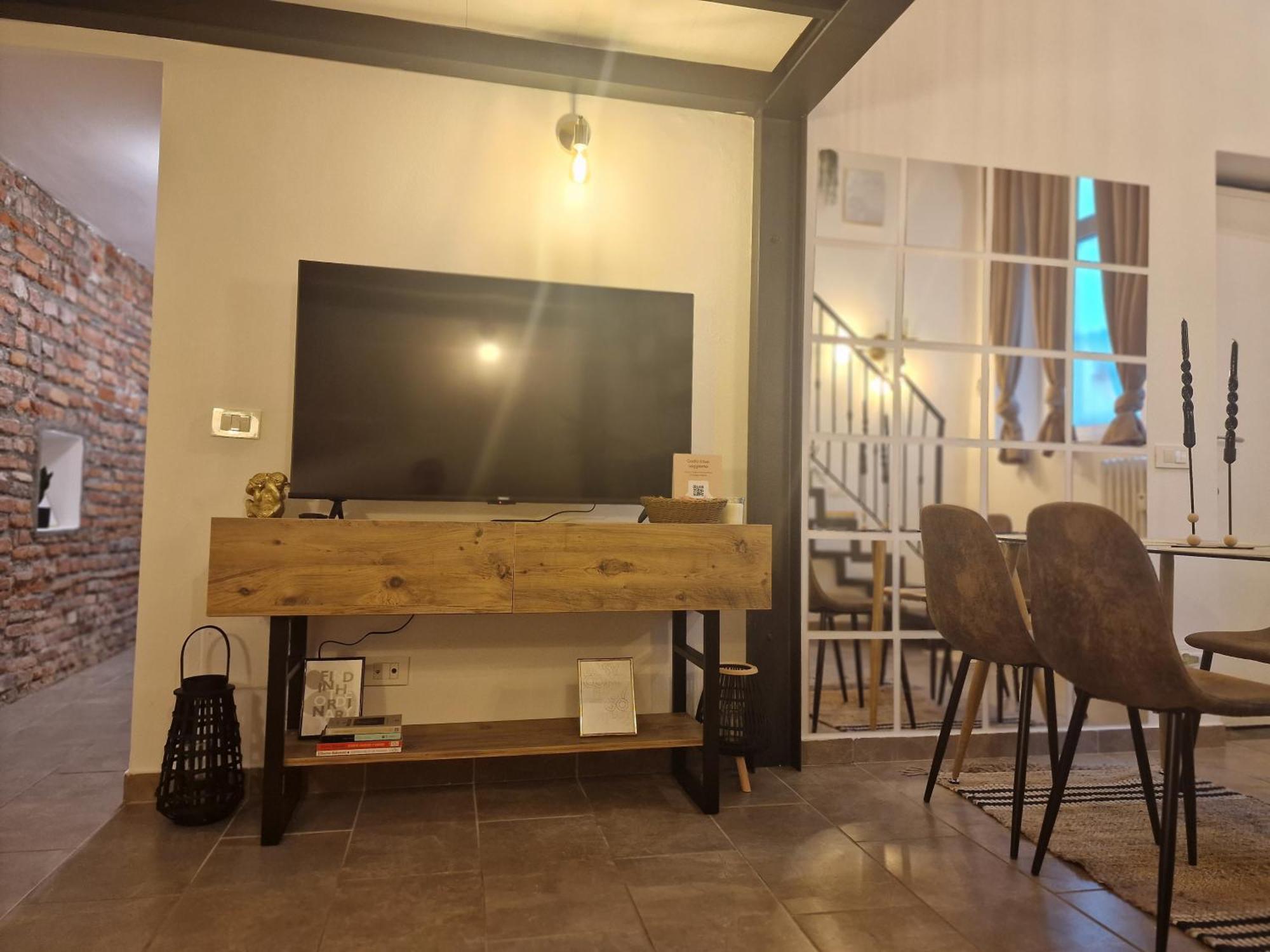Appartamento Regina In Porta Romana 3 - Sky Tv, Wifi & Breakfast Box