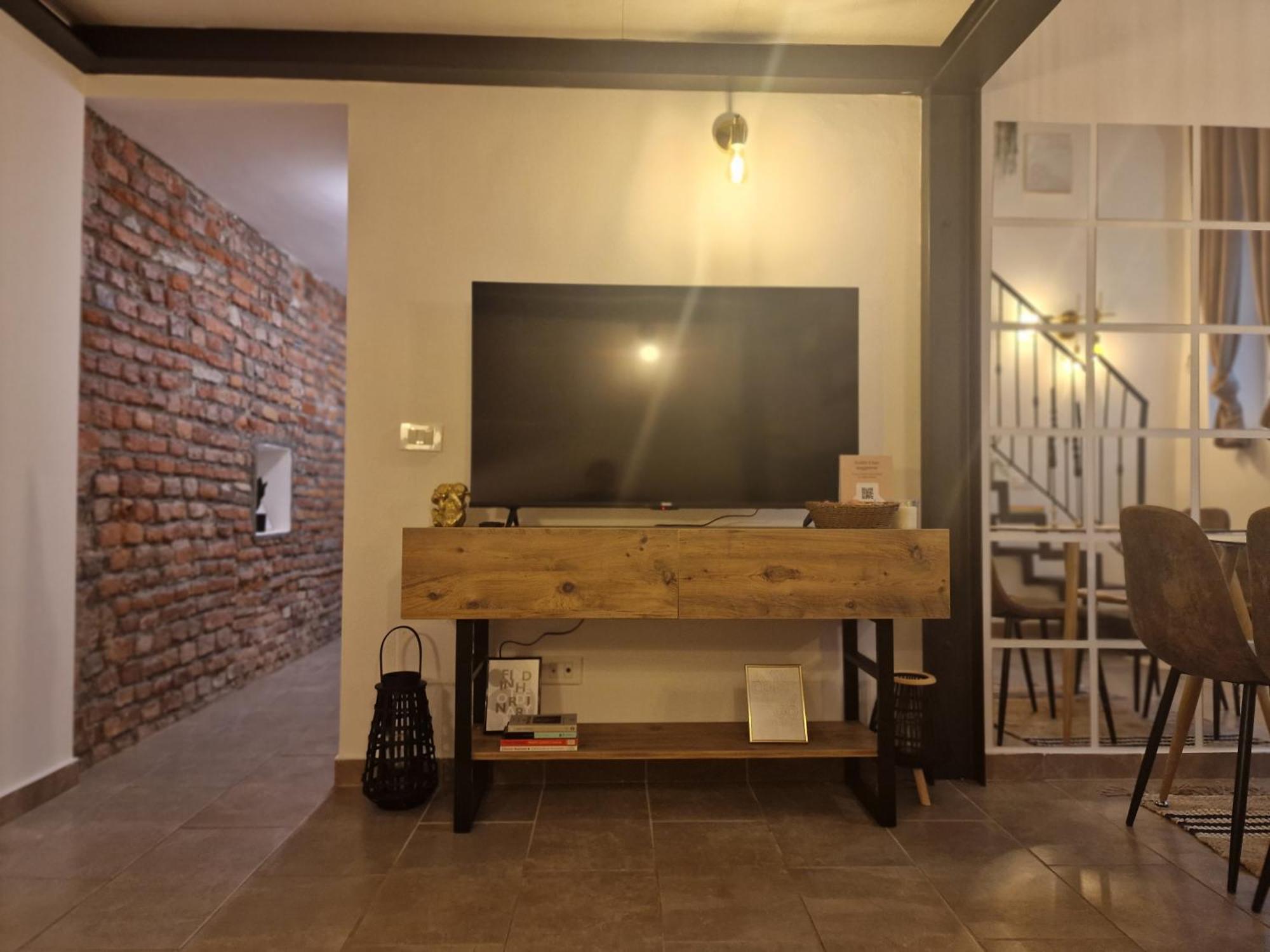 Regina In Porta Romana 3 - Sky Tv, Wifi & Breakfast Box Appartamento