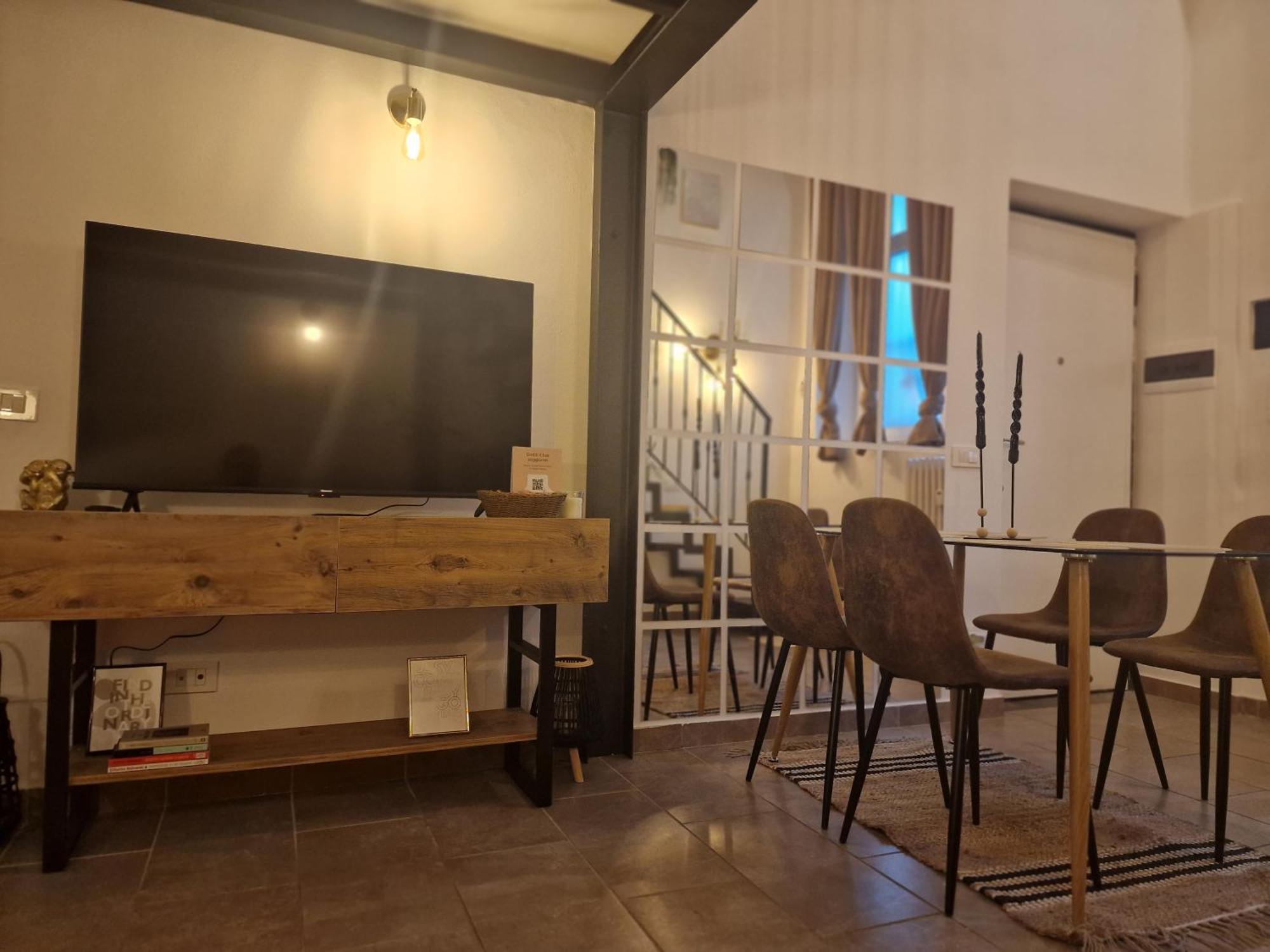 Regina In Porta Romana 3 - Sky Tv, Wifi & Breakfast Box Appartamento *