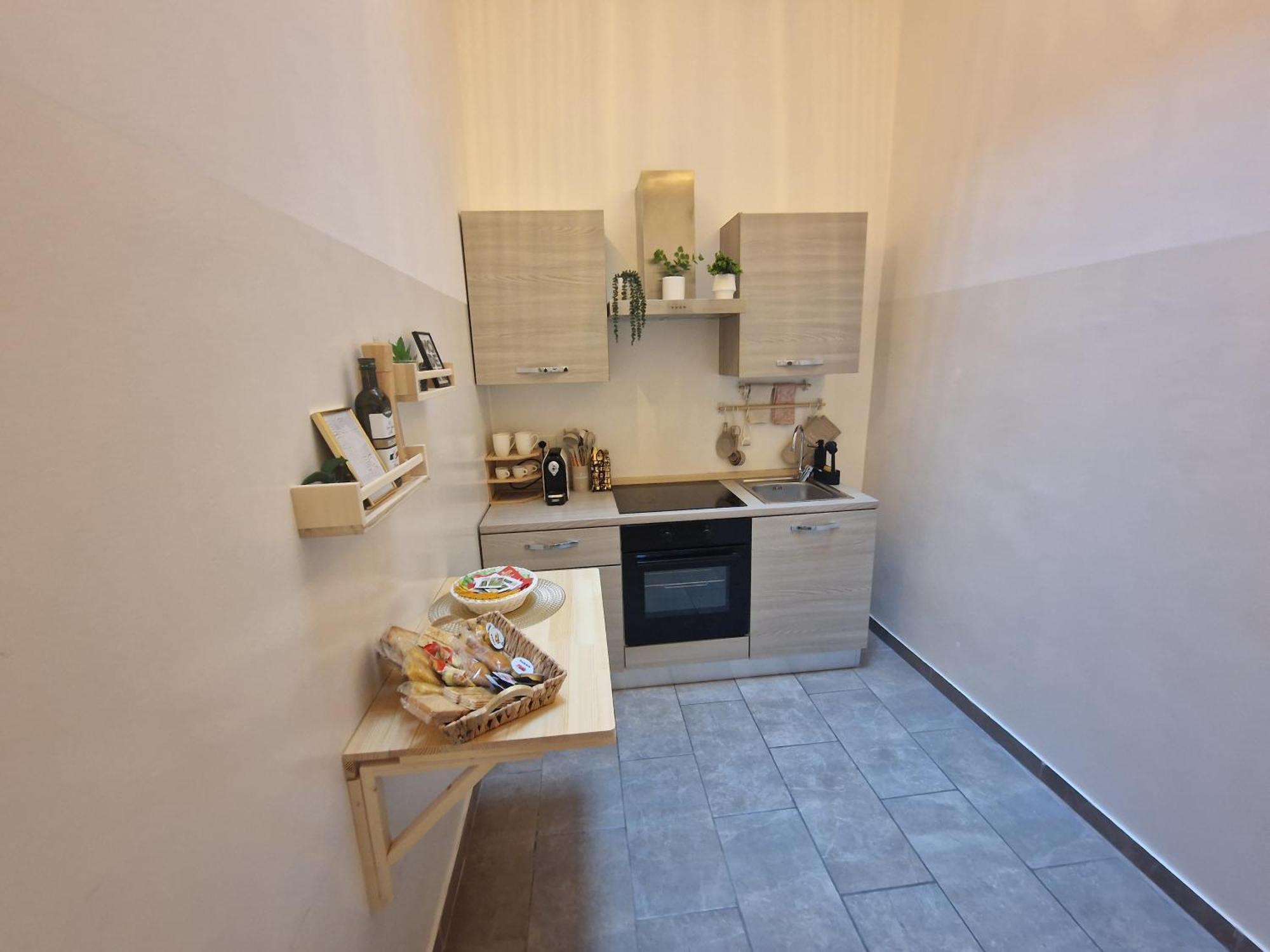 Regina In Porta Romana 3 - Sky Tv, Wifi & Breakfast Box Appartamento