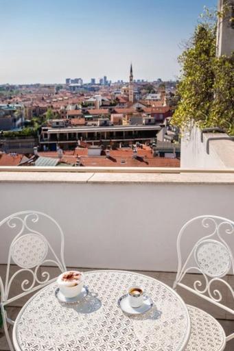 Panoramic Luxury Penthouse 6 People Apartment Milan