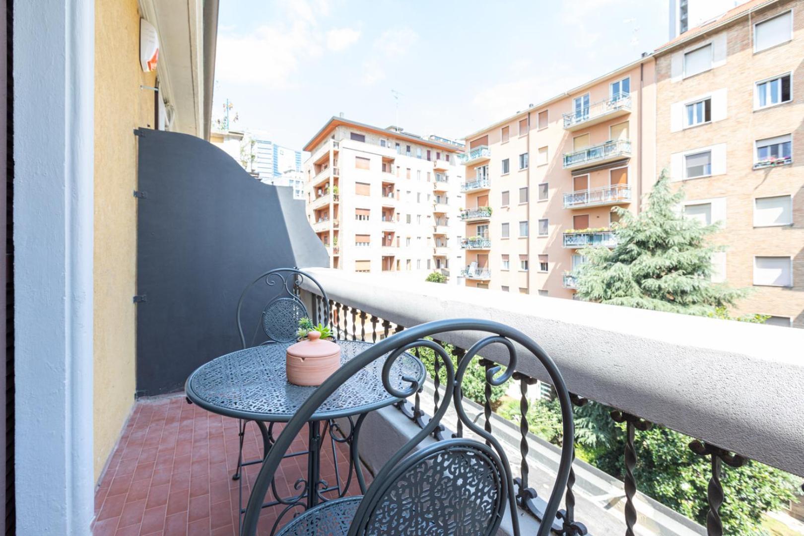 With Balcony - Collection * Milão