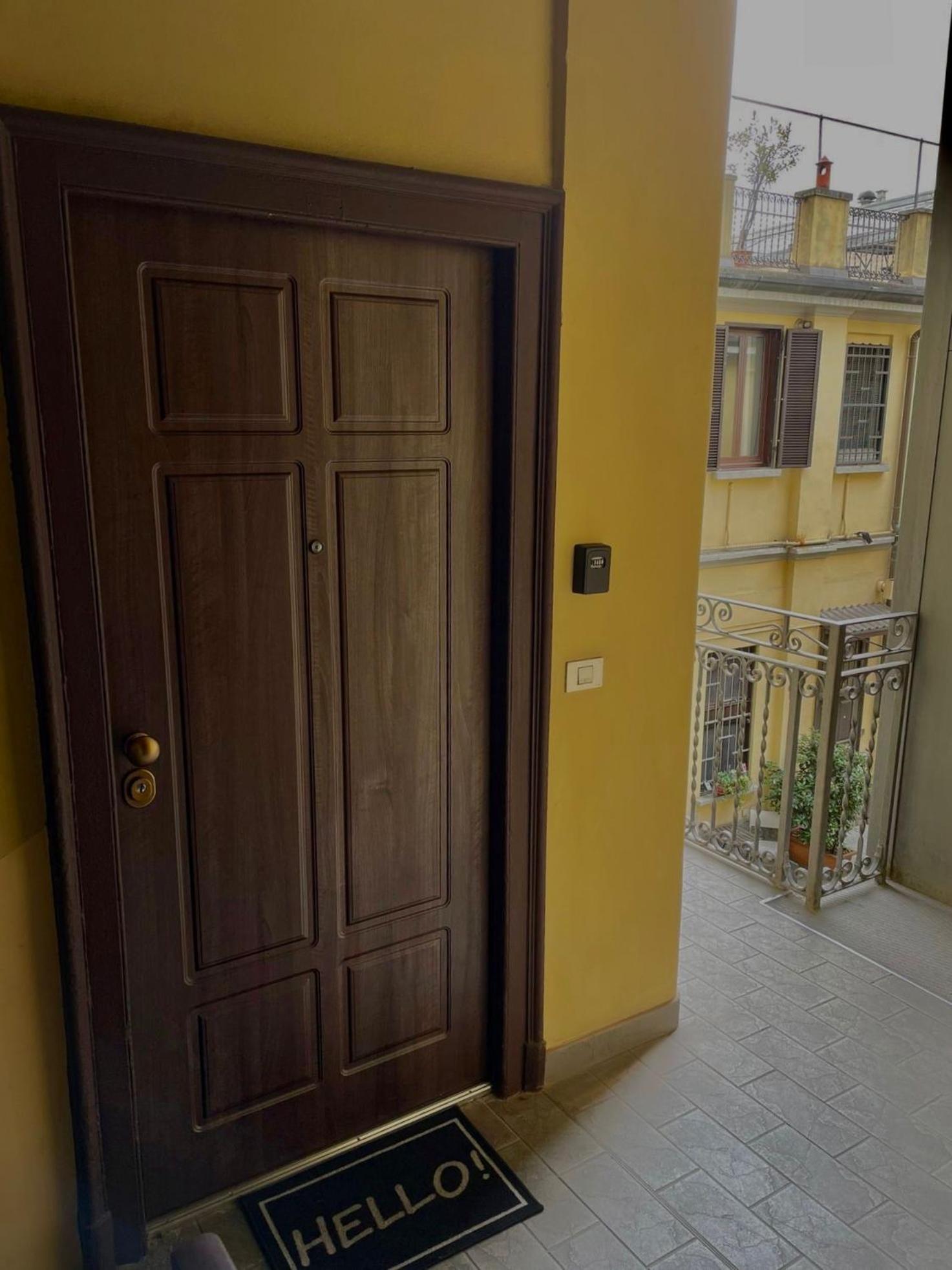 Apartment Super Modern And Design Apartment, A Due Passi Dai Navigli