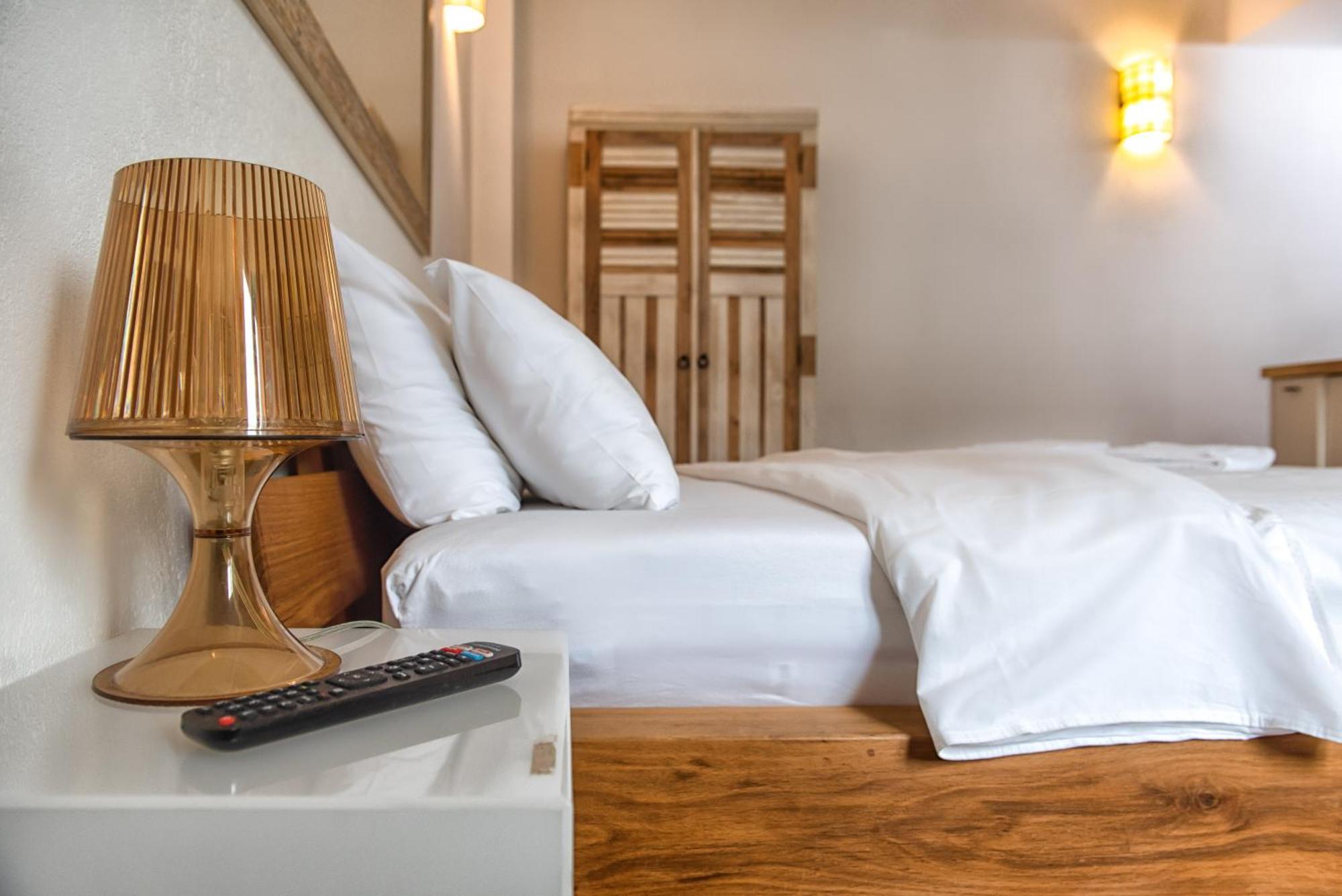 Luxury Cozy By Station - Cafe Apartment *