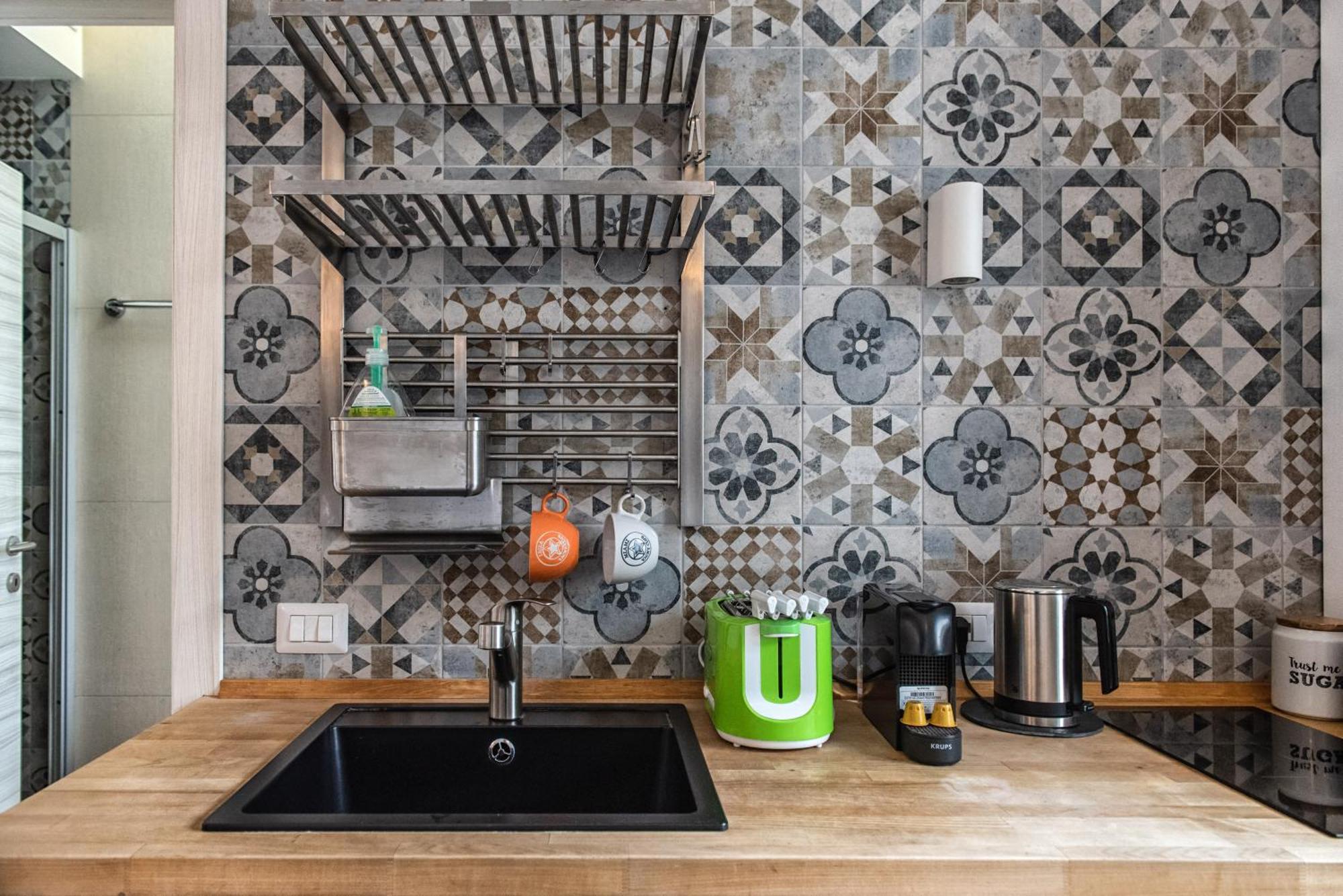 Luxury Cozy By Station - Cafe Apartment Milan