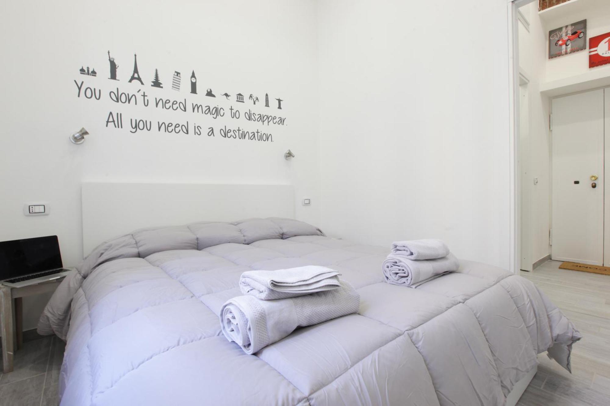 Amazing In Center With Balcony Milano