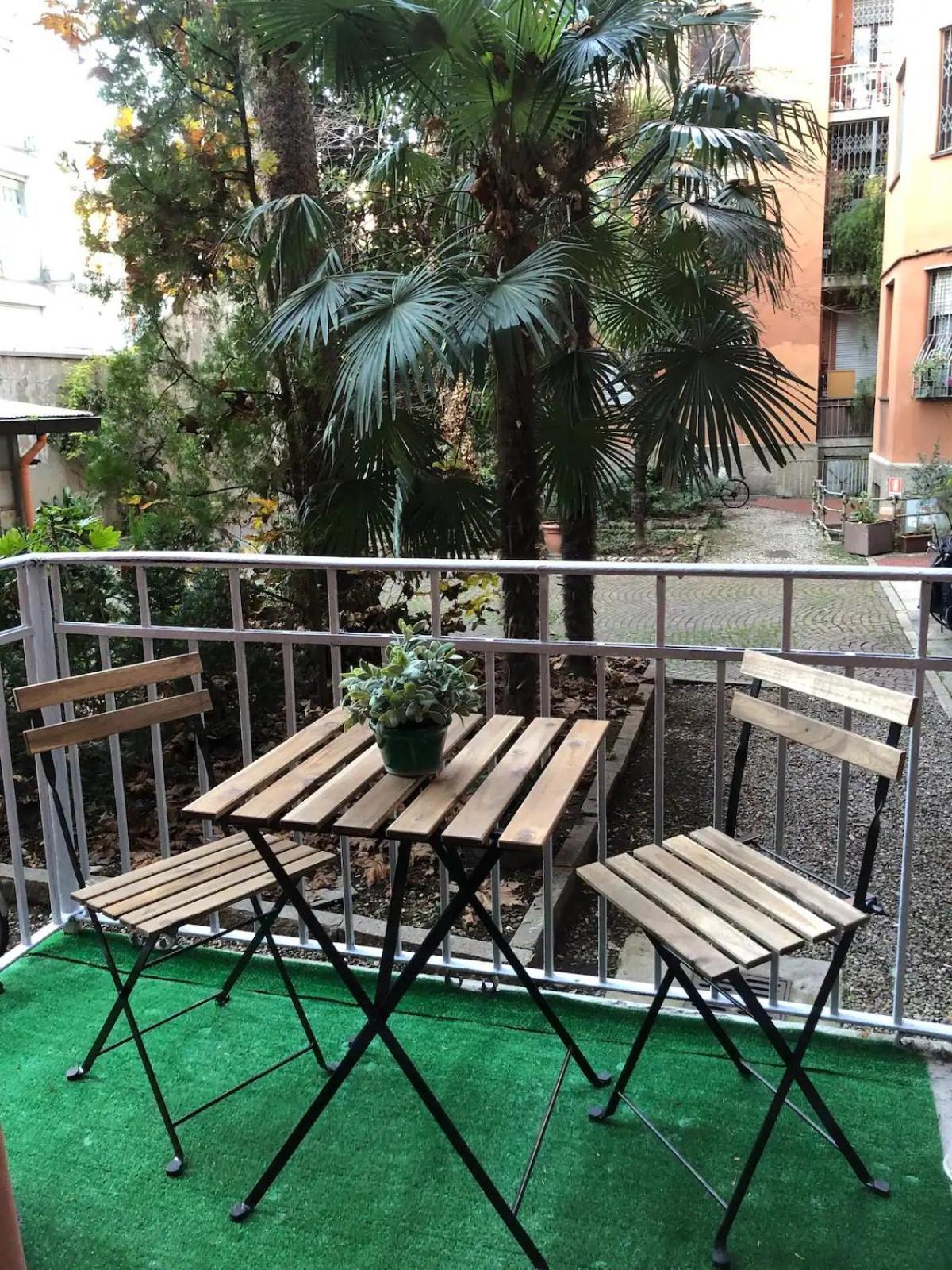 Urbanjungle - Centre With Balcony Milan