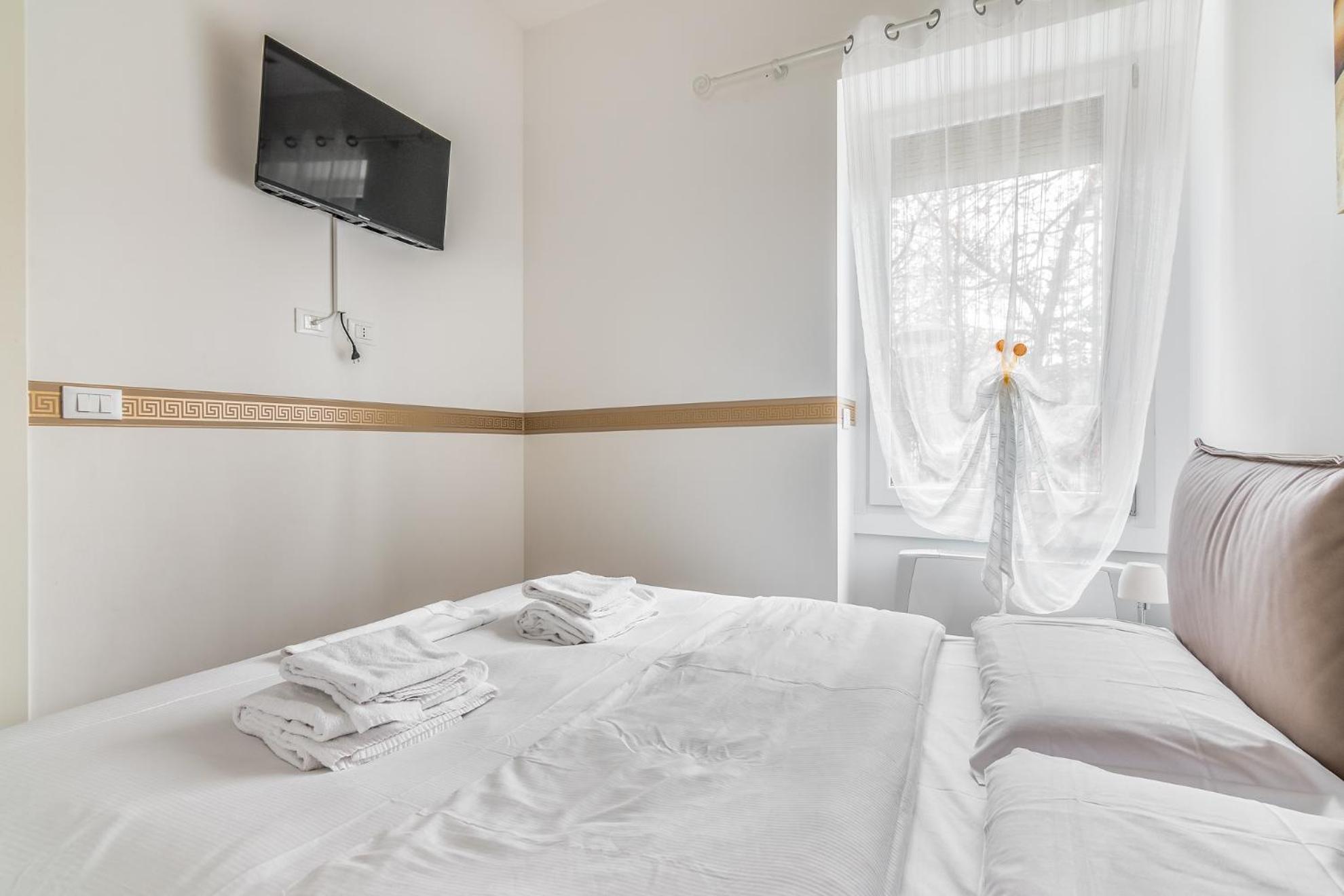 Apartment Vetra-parco Delle Basiliche 2 Pax- Wifi- Banfi