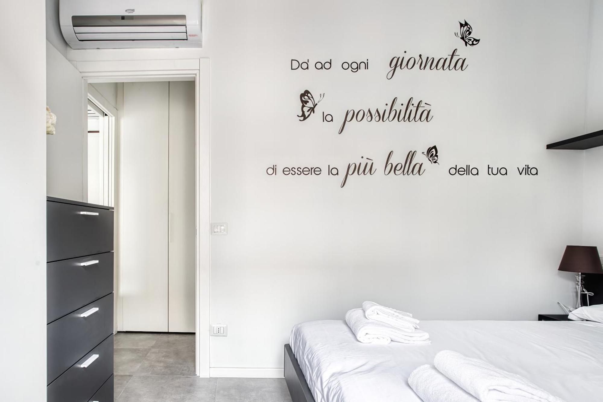 Apartment Sleek Abode In Maciachini Milan