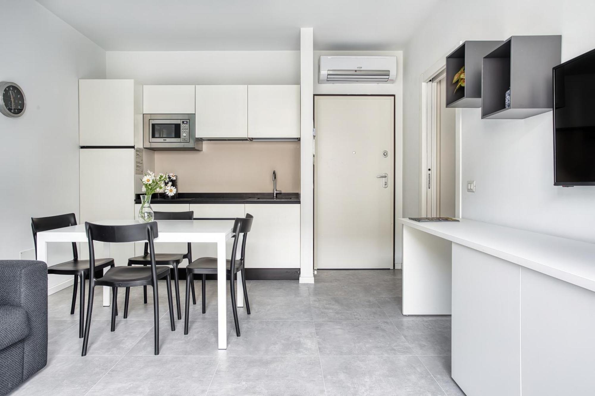 Sleek Abode In Maciachini Apartment Milan