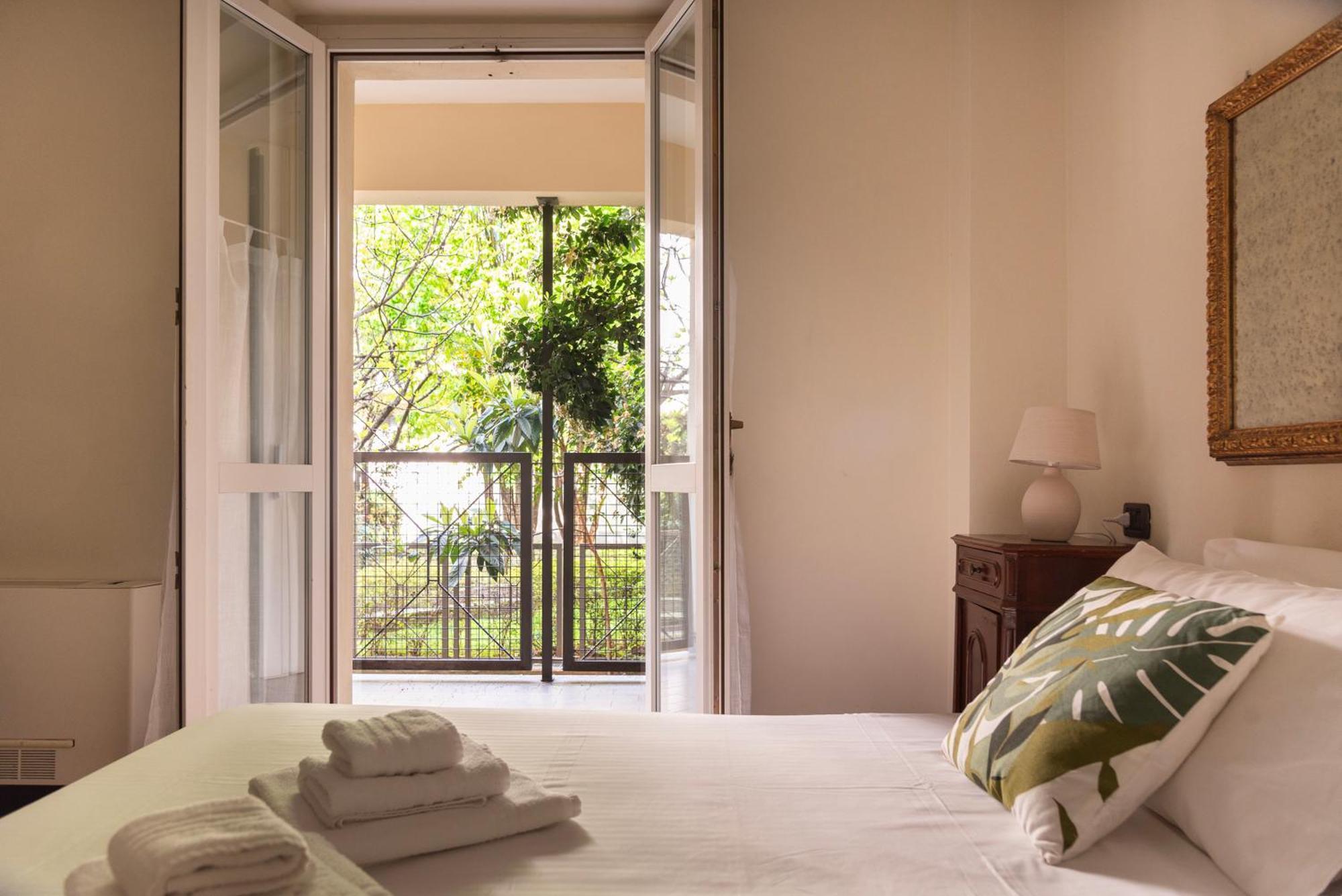 Apartment Moscova-brera Elegante Con Giardino Privato Milan