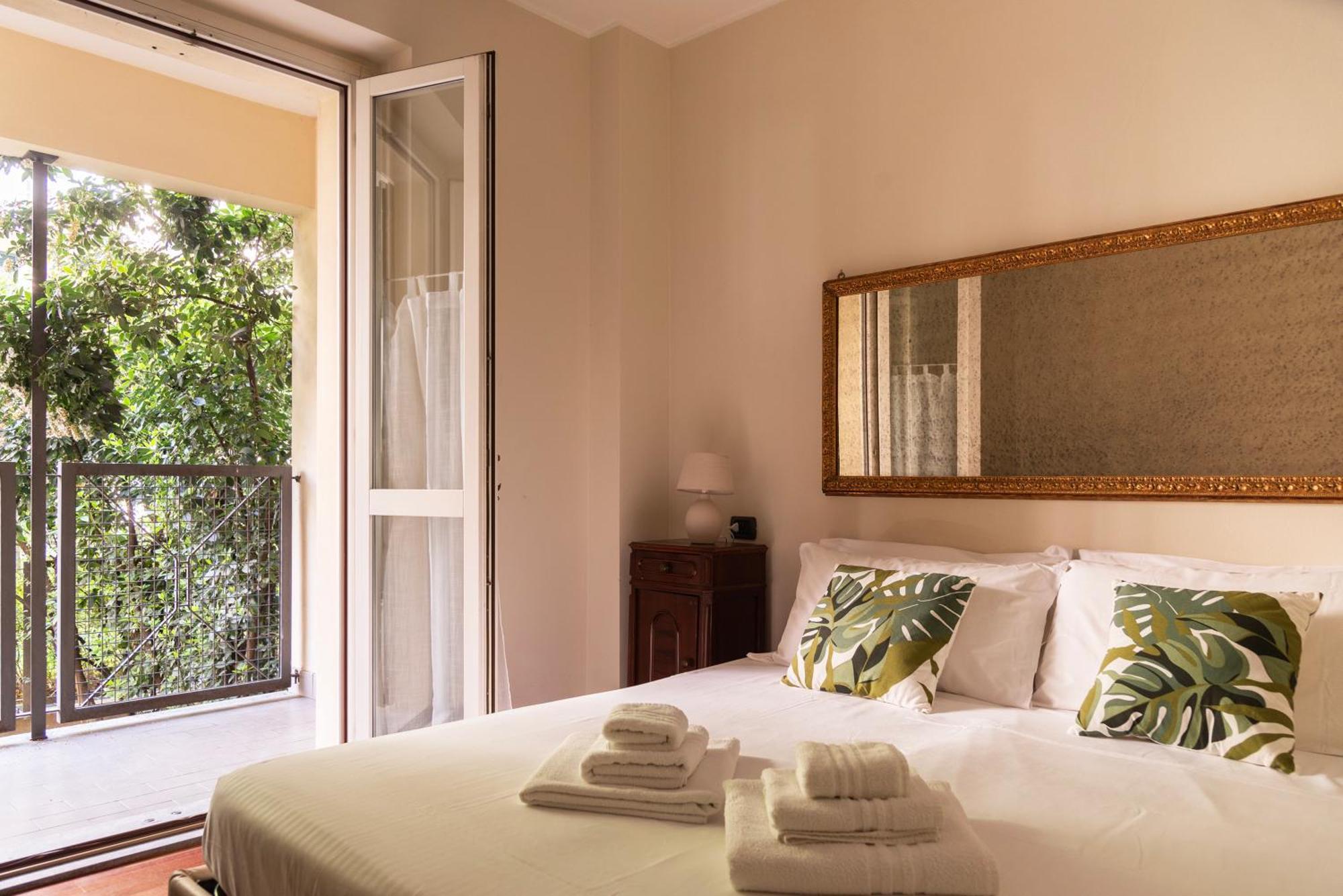 Apartment Moscova-brera Elegante Con Giardino Privato Milan