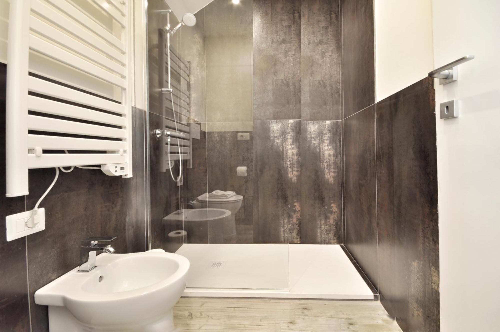 Ihost - Adriatico 6 * Milan