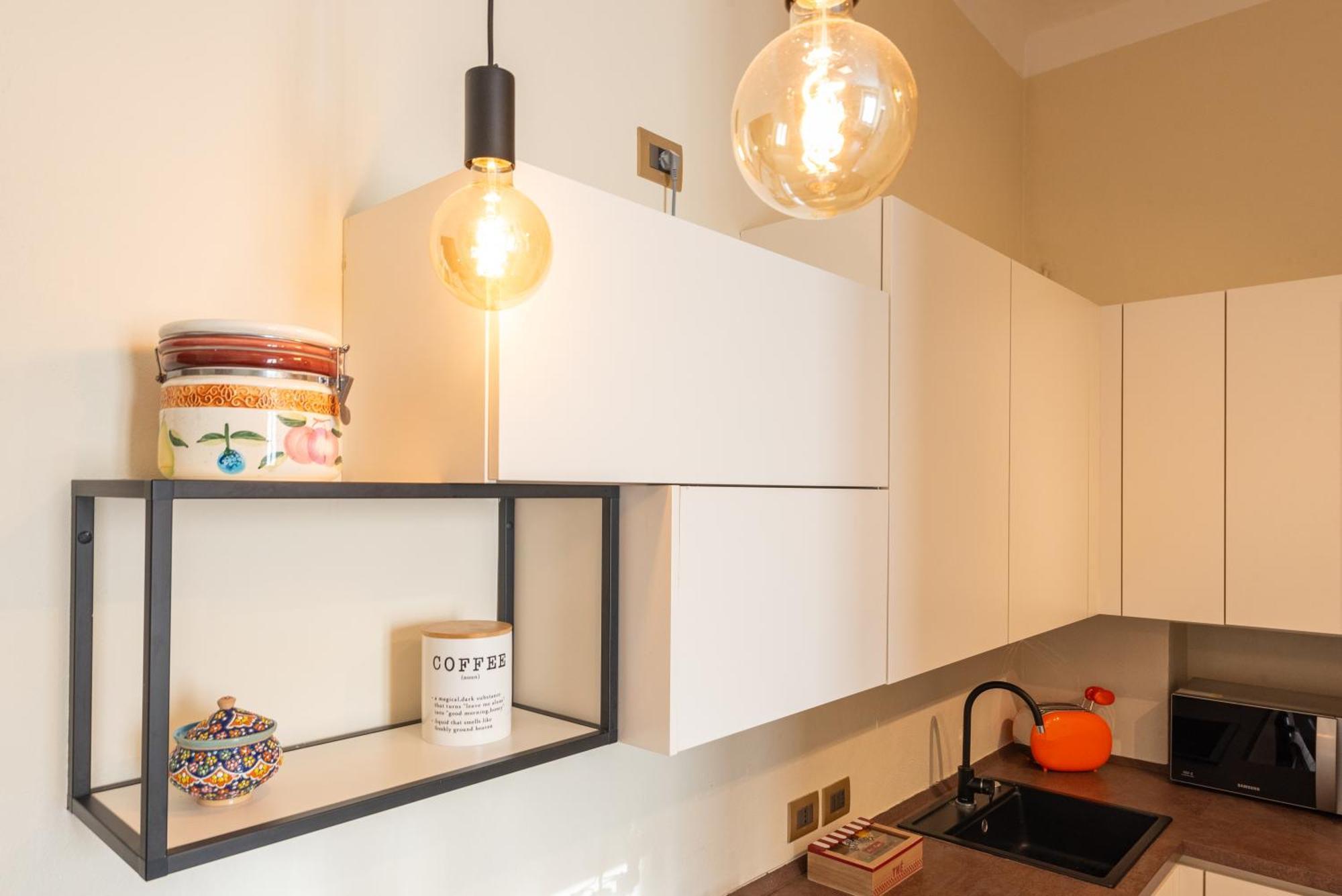 Apartment 10' Duomo & Station Large Milan