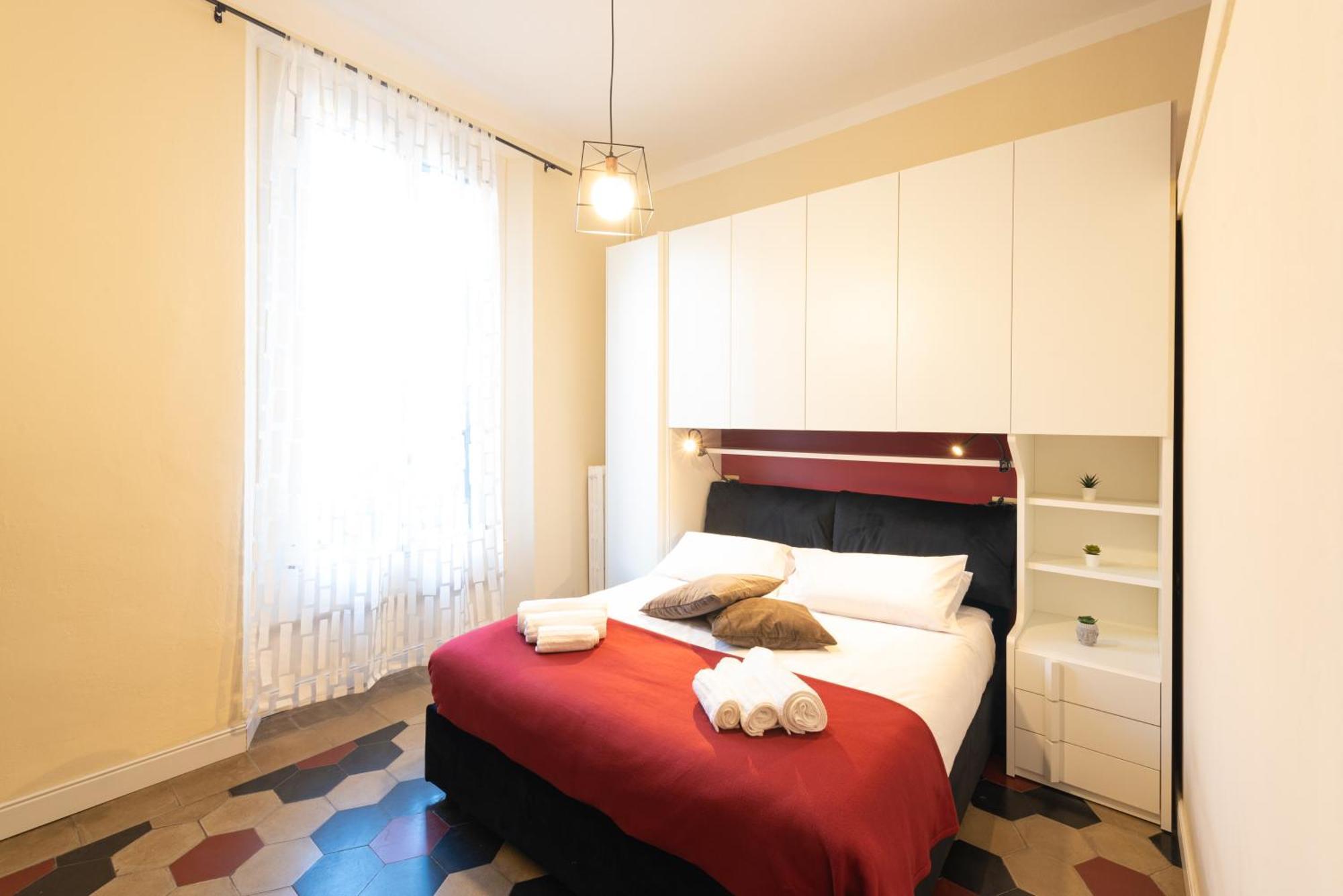 10' Duomo & Station Large Apartment Milan