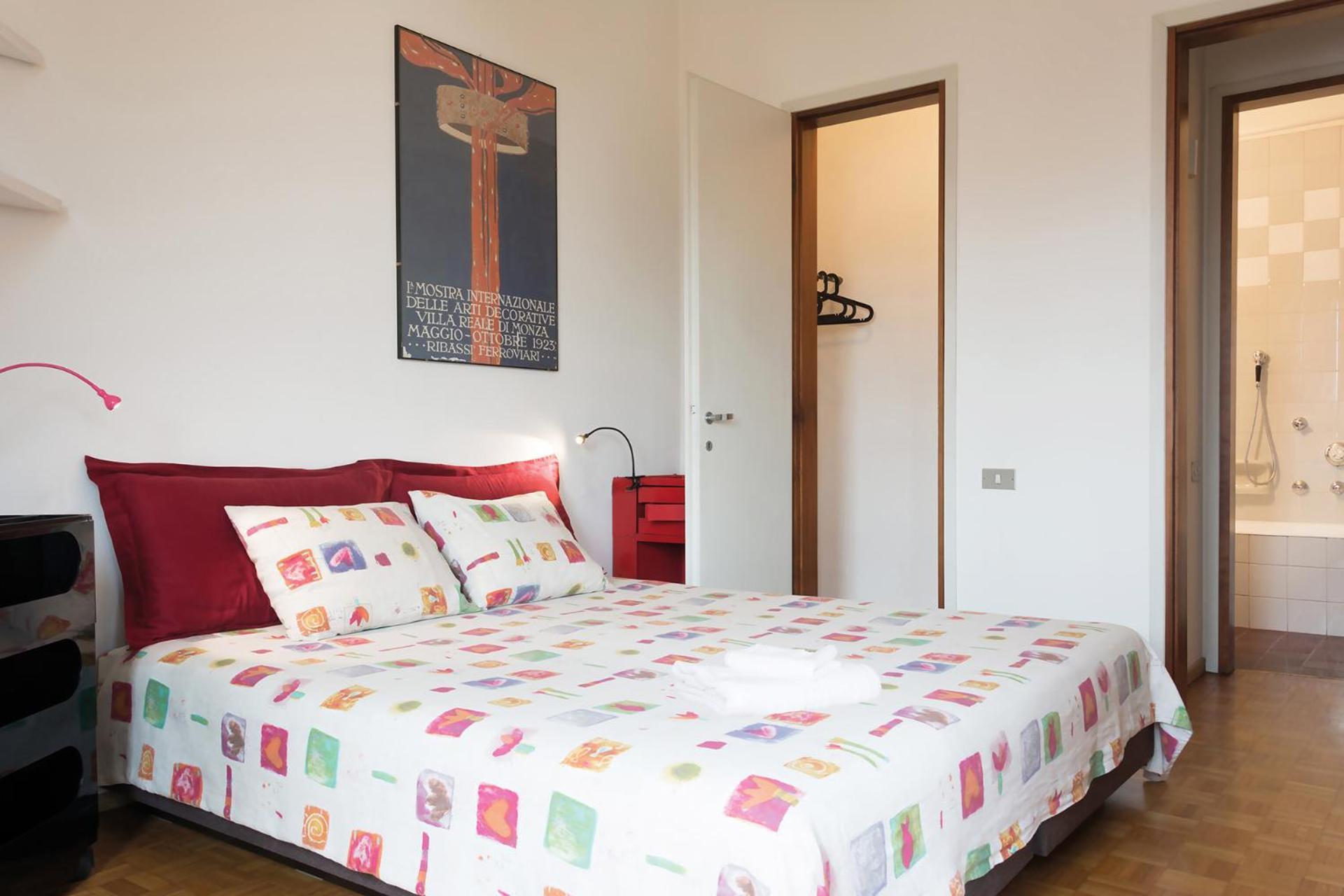 Center Porta Romana Apartment *