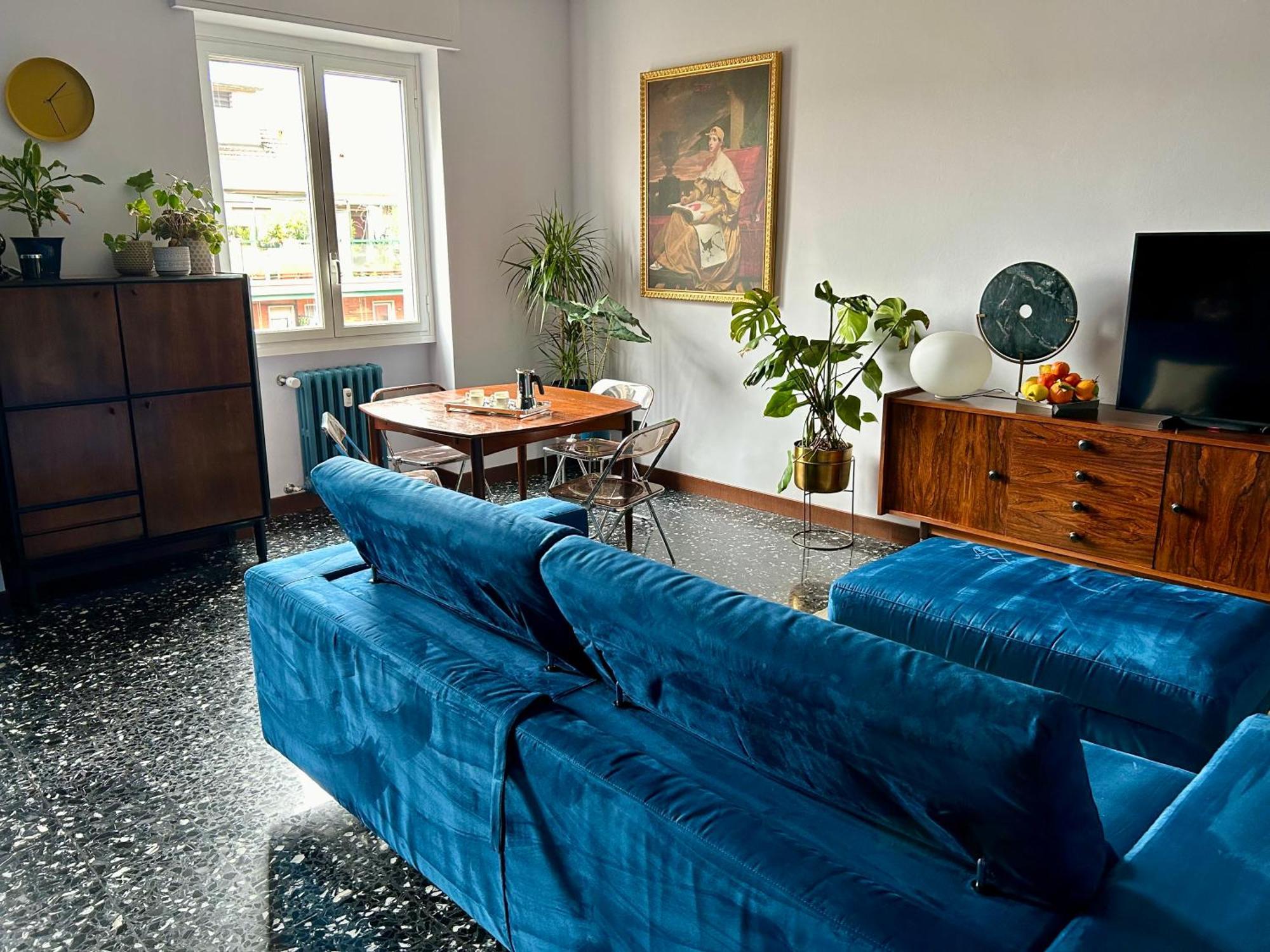 Elegant Blue Portello - Near Mico And Fiera