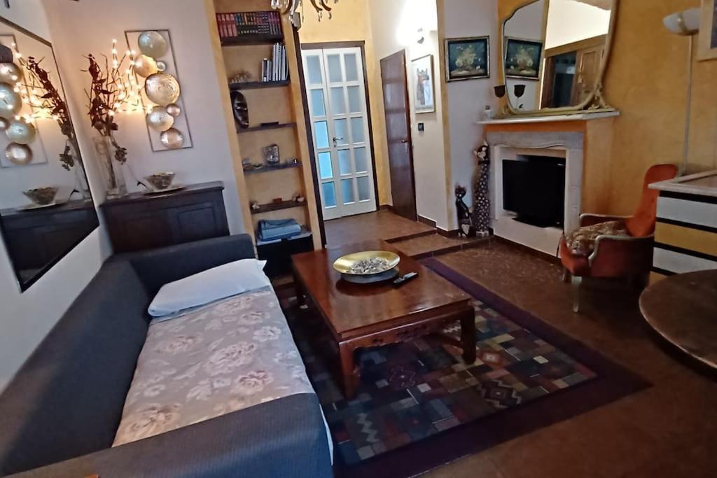 Gold House Stazione Apartment Milan