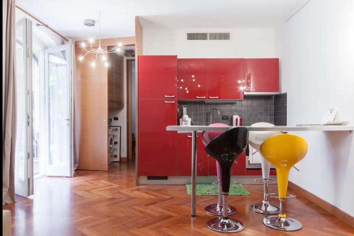 Tricolore - Sottocorno Charme Loft Apartment Milan