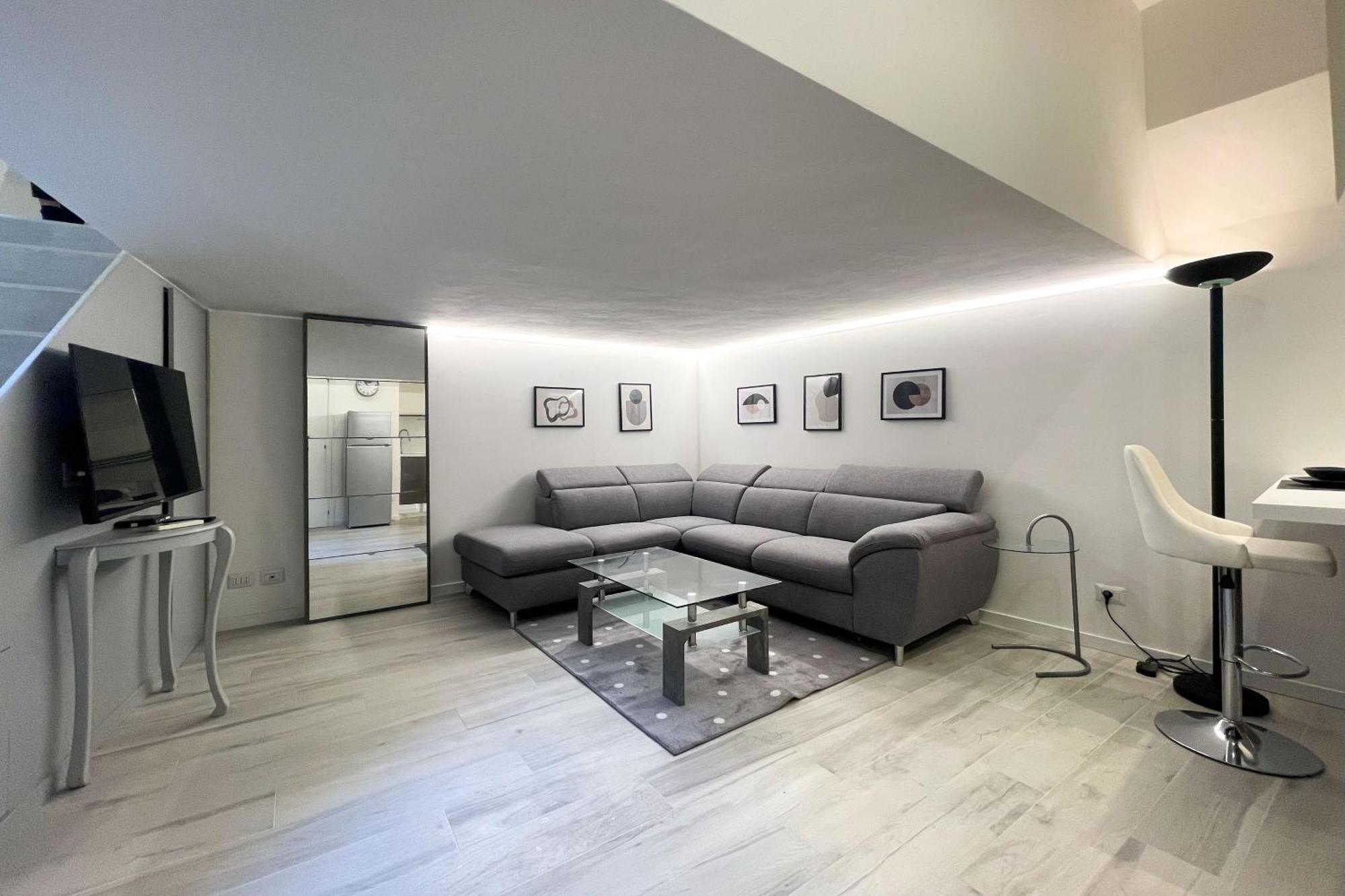 Elegant And Silent Loft In The Center Of * Milan