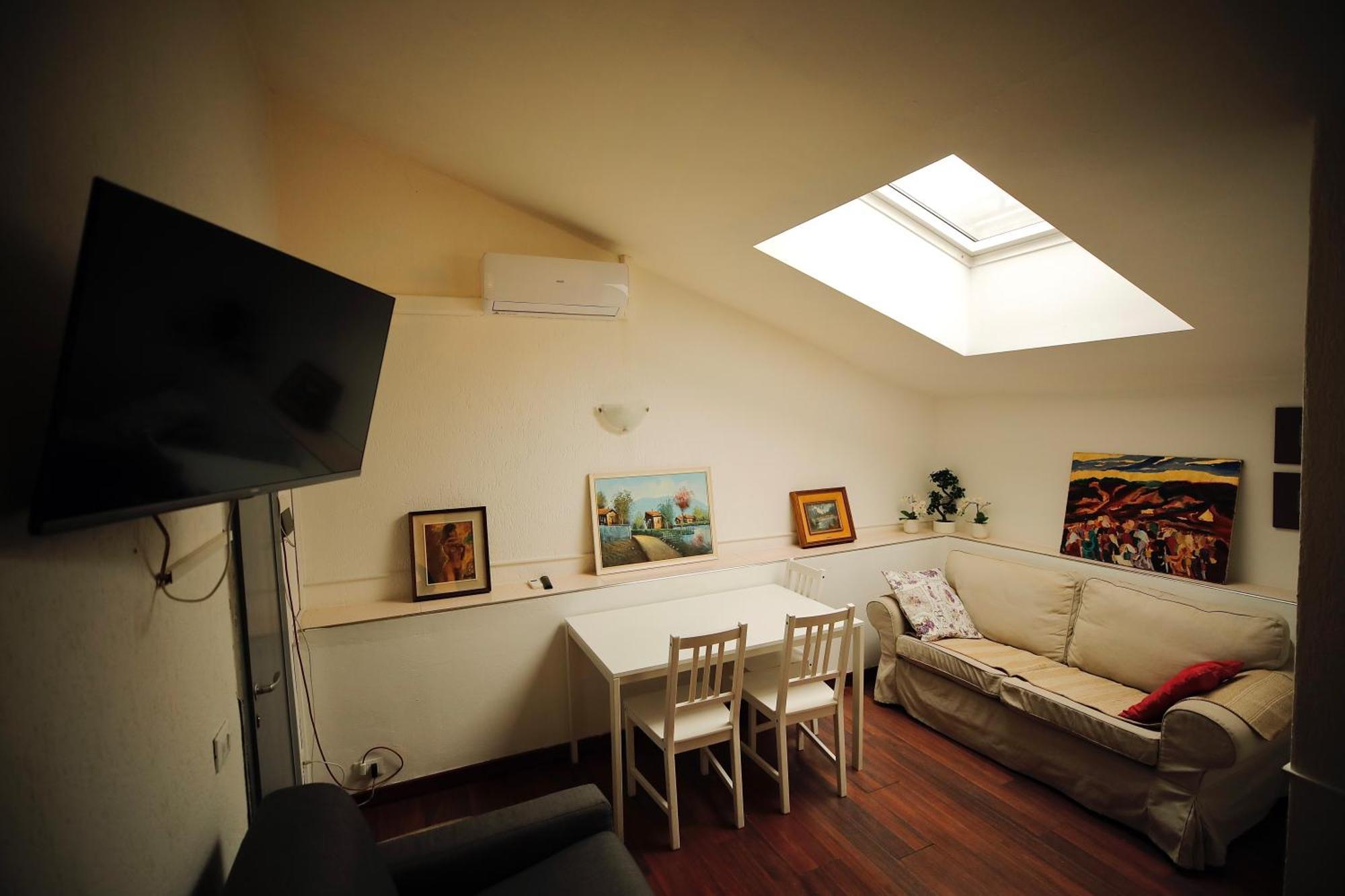 Hosting Dreams Attics - Duomo Milan