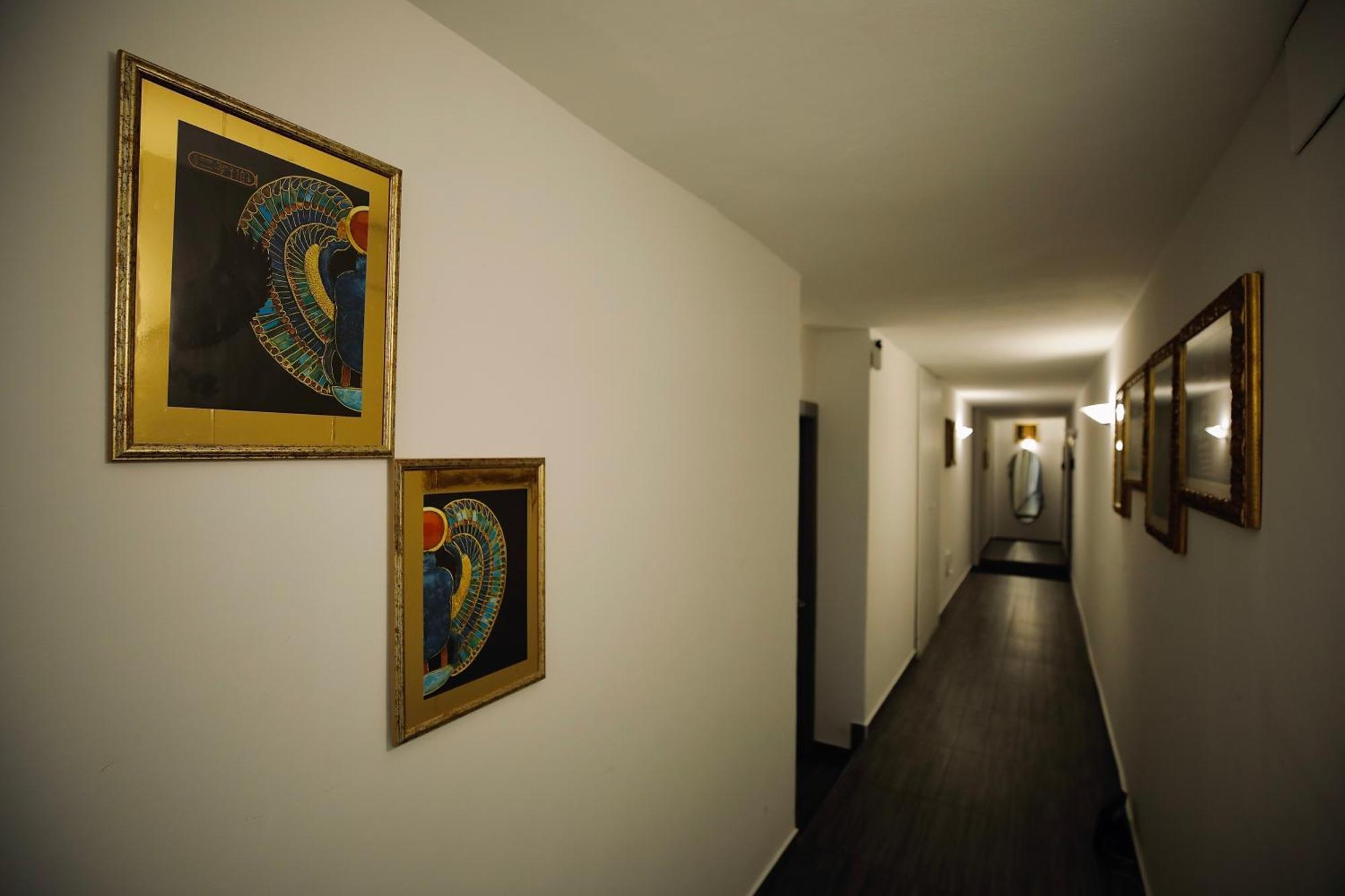 Hosting Dreams Attics - Duomo Apartment Milan