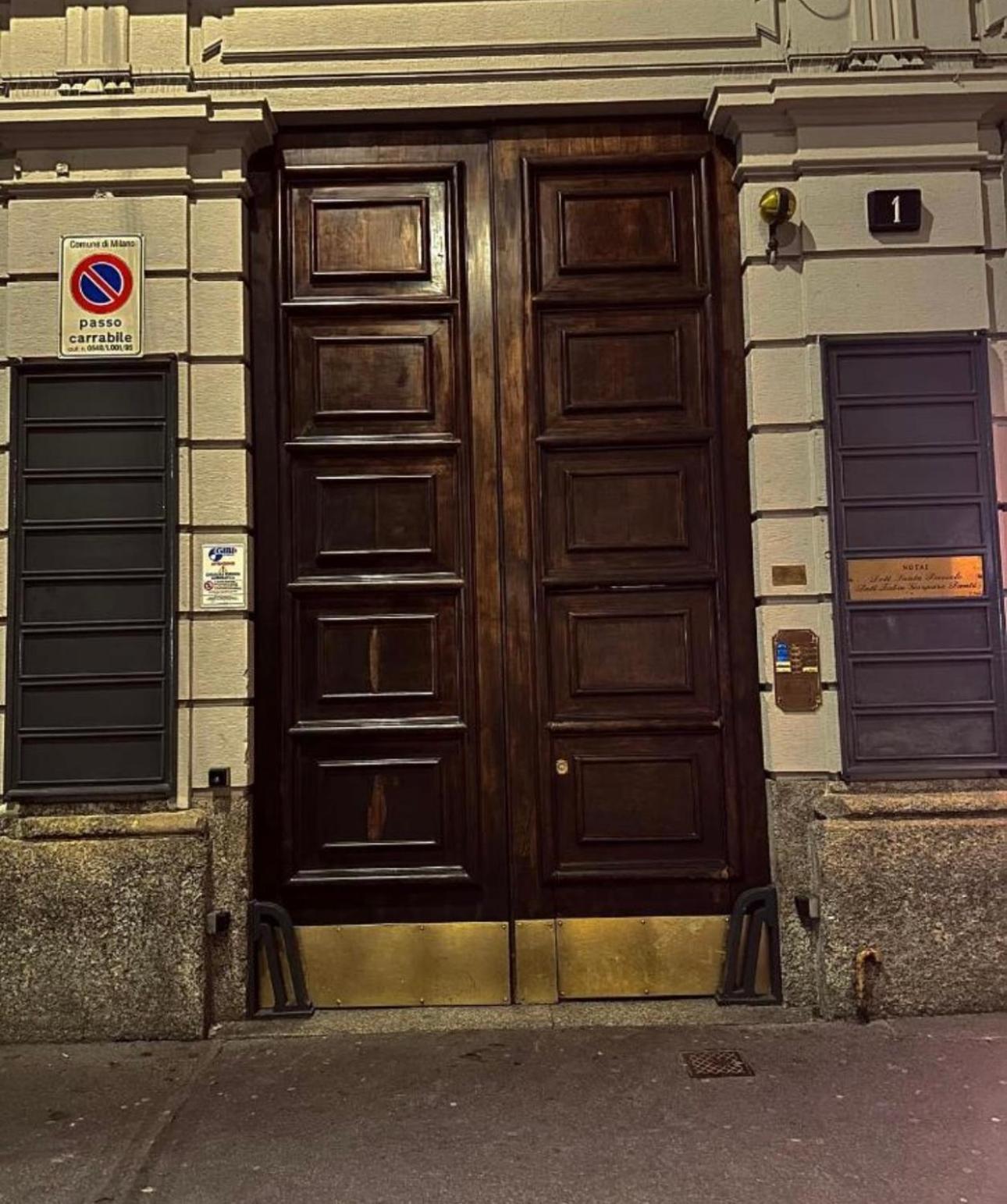 Apartment Hosting Dreams Attics - Duomo Milan