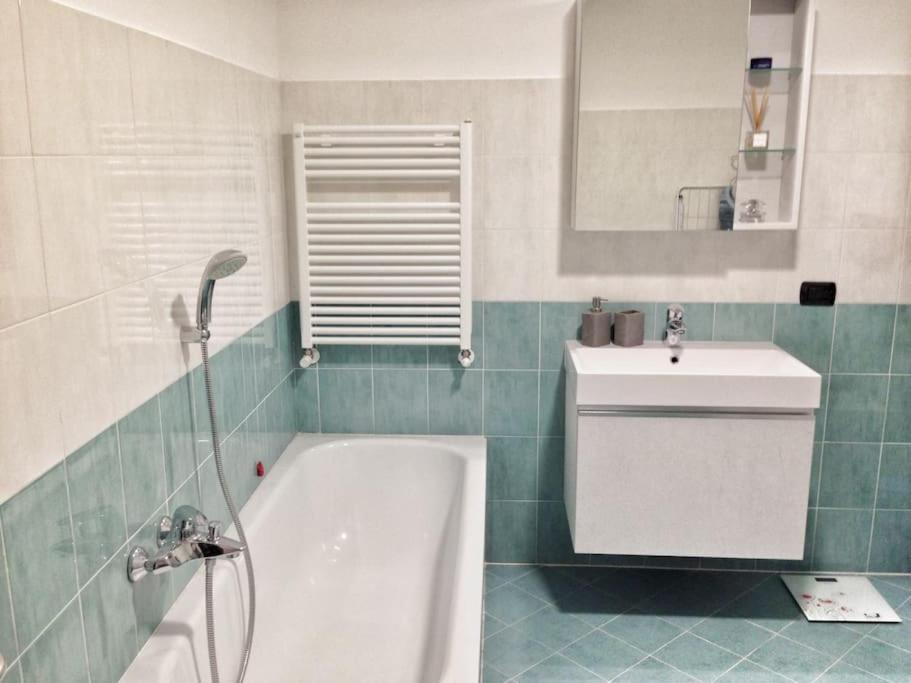 Vicino Metro Precotto, Garage Gratuito Apartment Milan