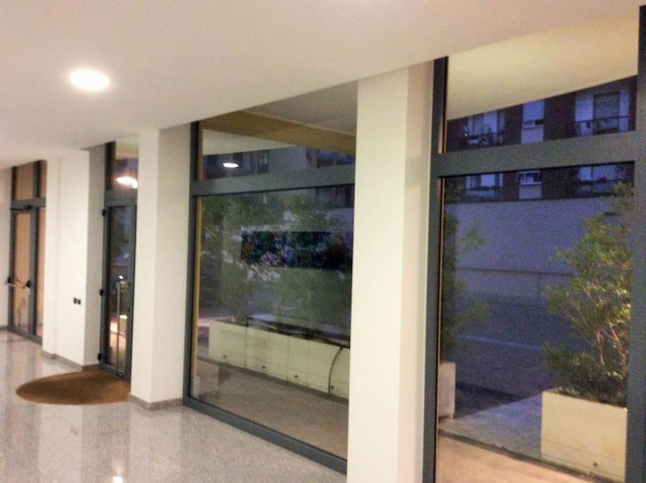Vicino Metro Precotto, Garage Gratuito Milan